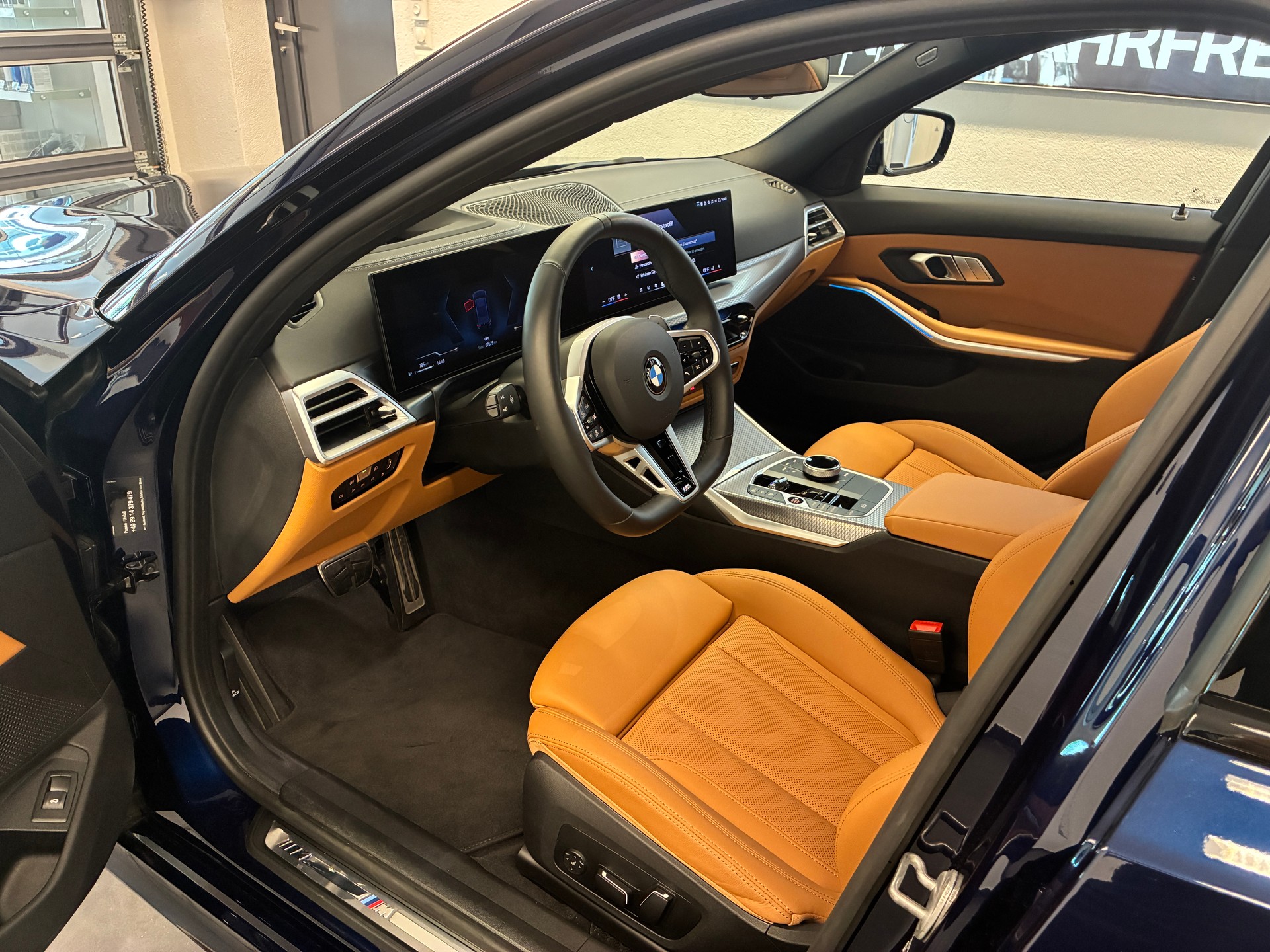 BMW 320d xDrive Touring M Sport-image-8