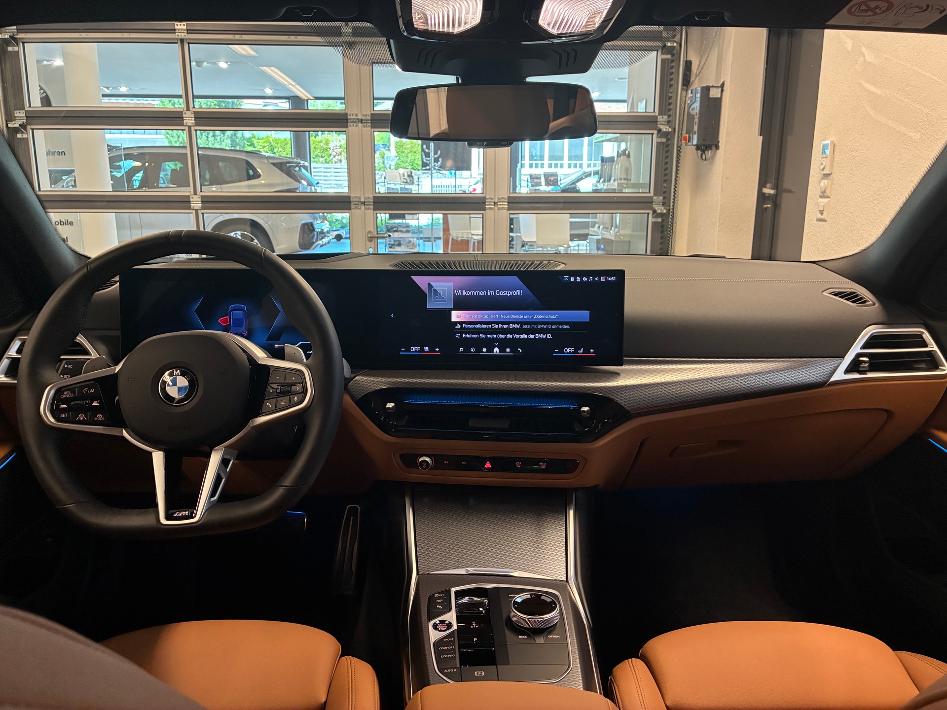 BMW 320d xDrive Touring M Sport-image-11