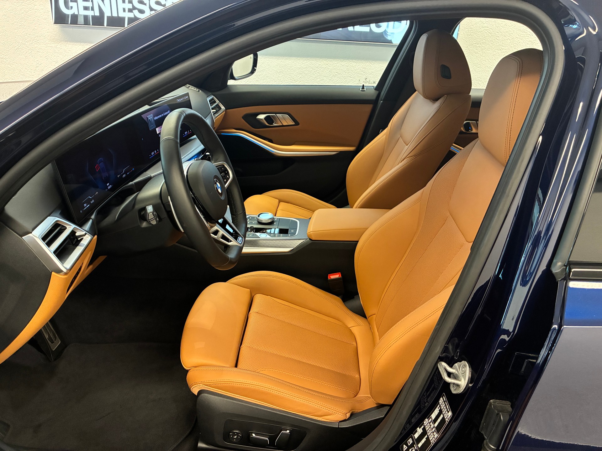 BMW 320d xDrive Touring M Sport-image-7