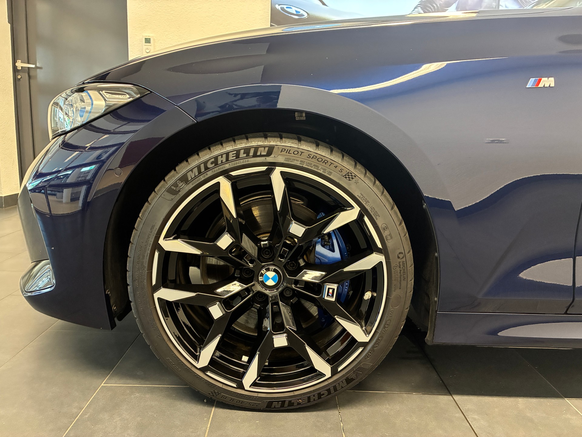 BMW 320d xDrive Touring M Sport-image-2
