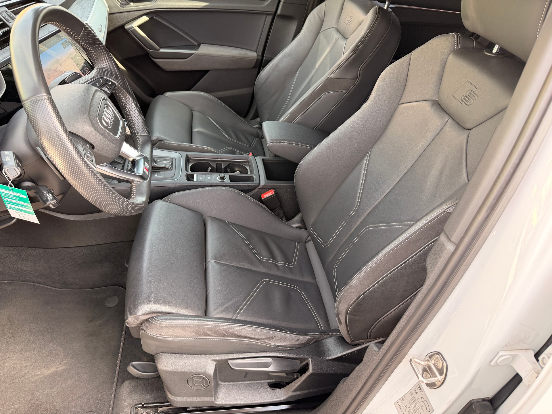 AUDI Q3 45 TFSI S line quattro S-tronic-image-6