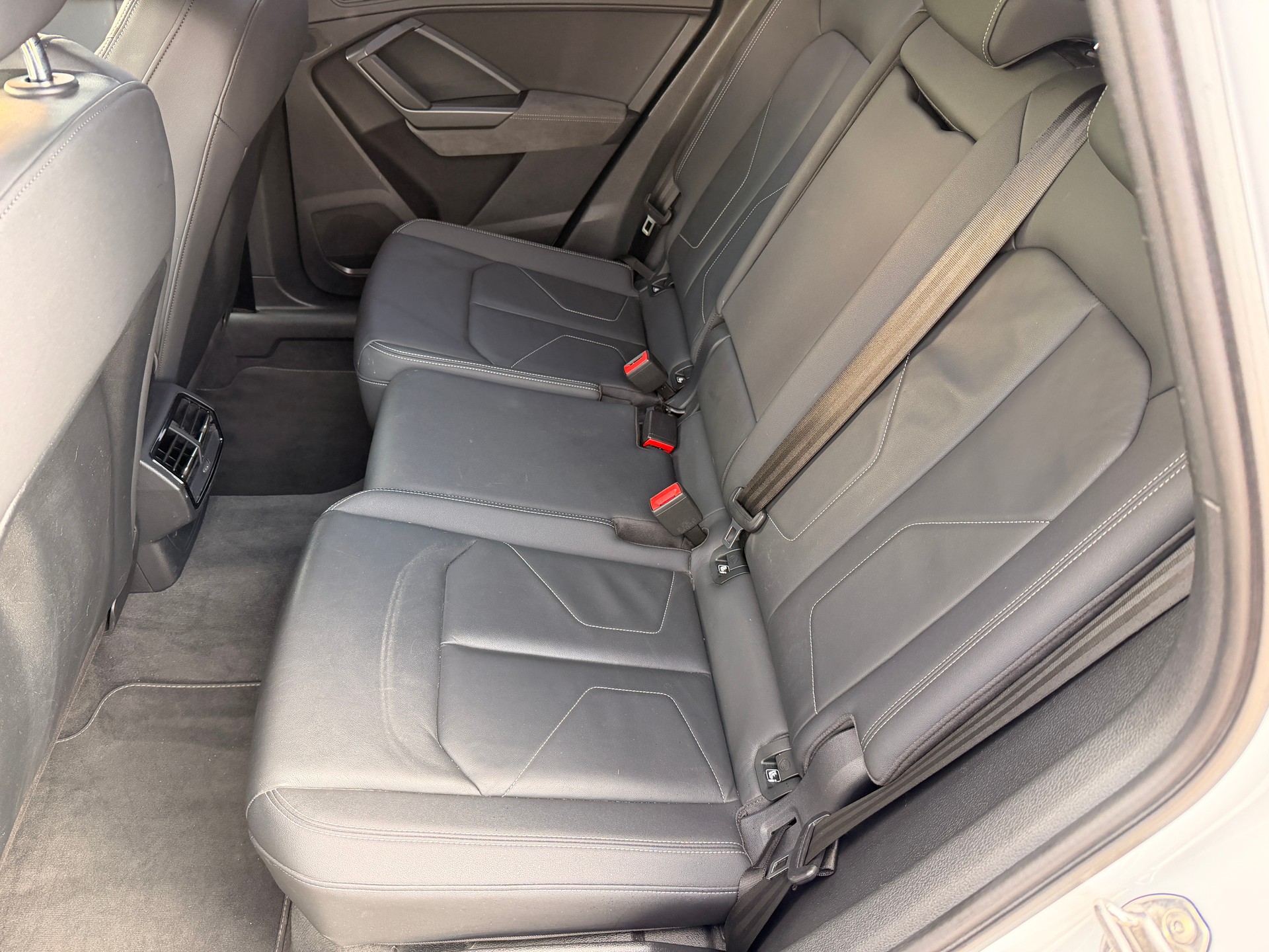 AUDI Q3 45 TFSI S line quattro S-tronic-image-7
