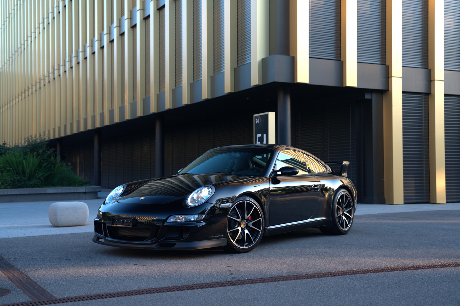 PORSCHE 3.8 Carrera S-image-0