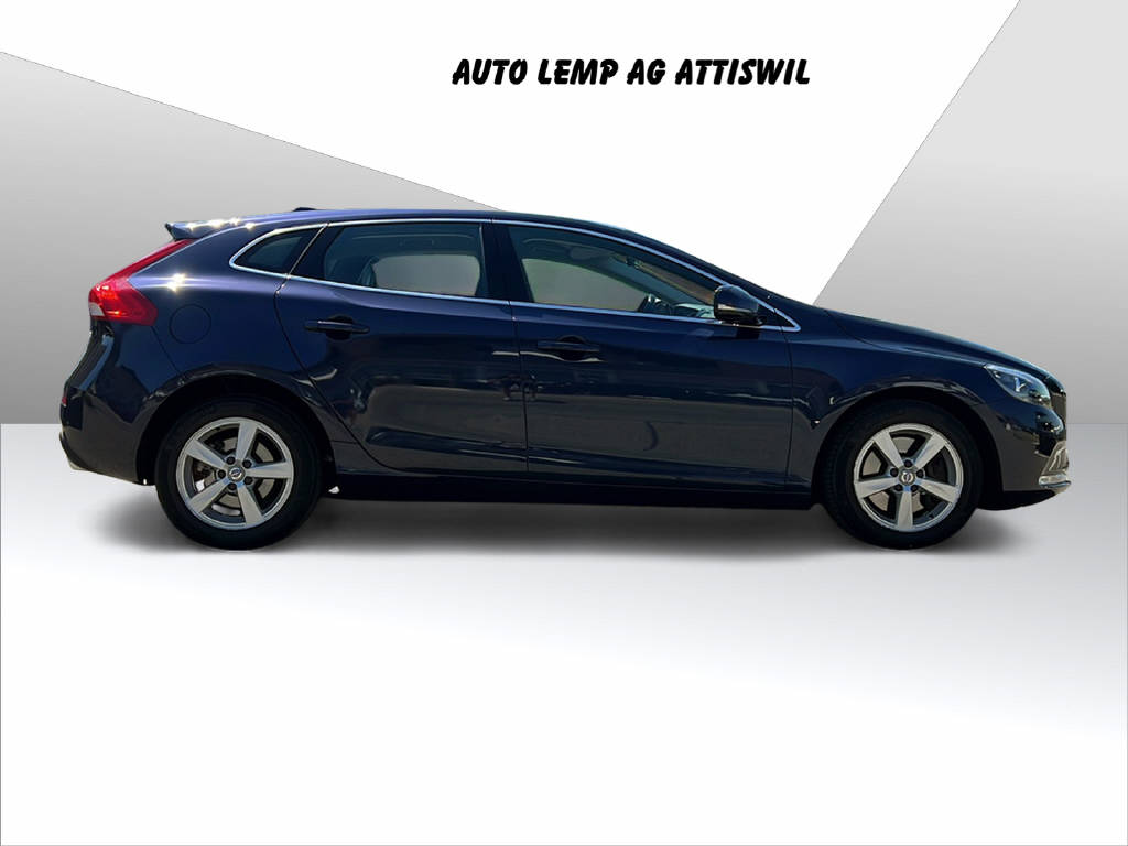 VOLVO V40 2.0 D3 Momentum S/S-image-4