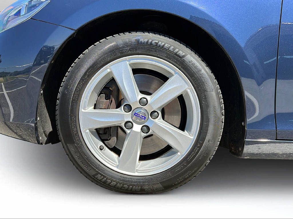 VOLVO V40 2.0 D3 Momentum S/S-image-7