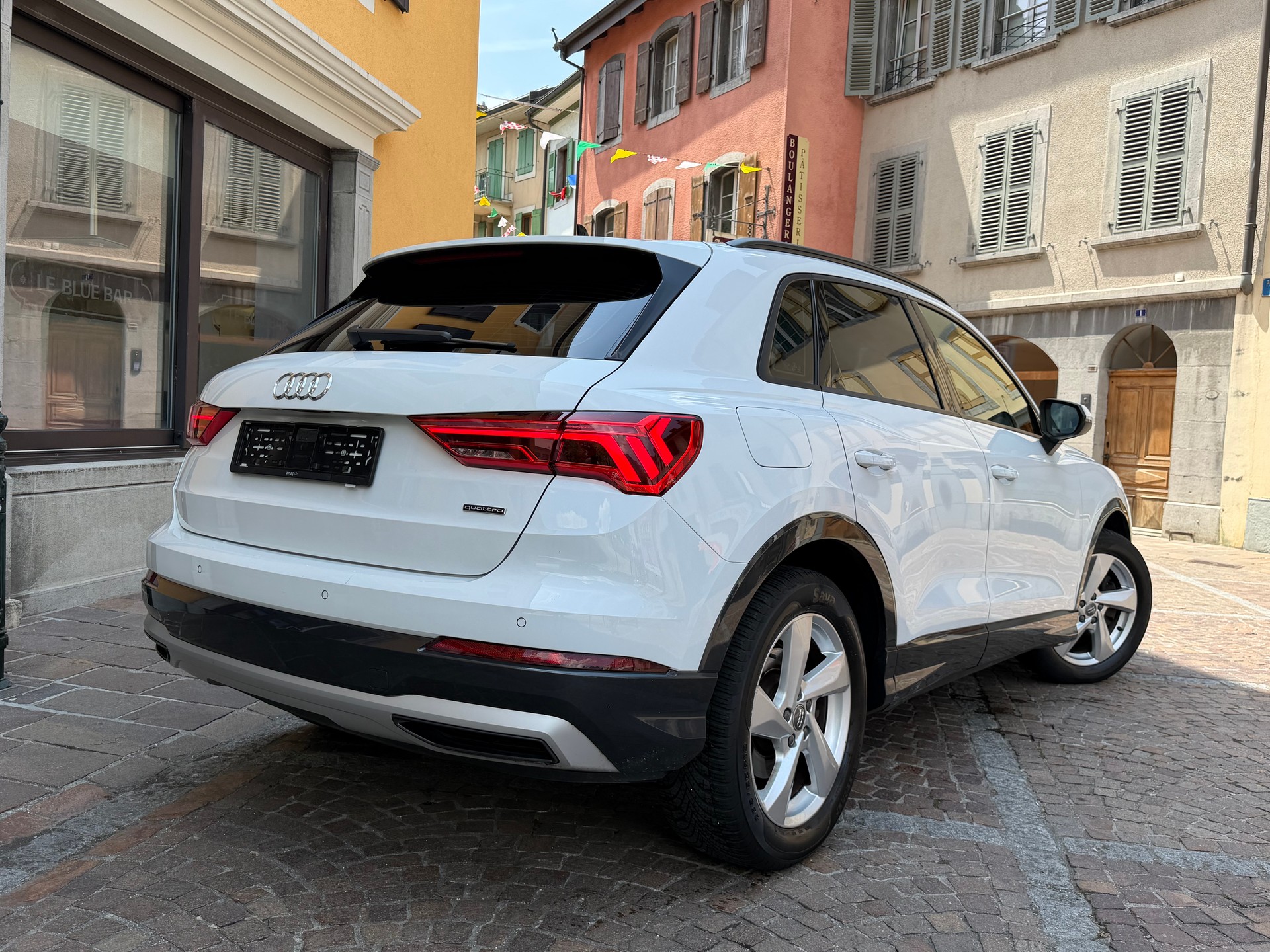 AUDI Q3 40 TFSI quattro S-tronic-image-7