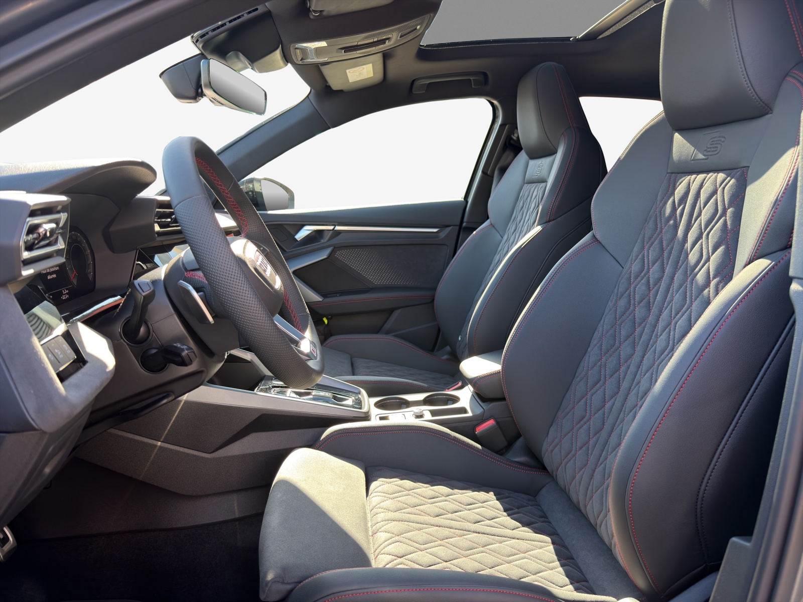 AUDI A3 Sportback TFSI 110 kW S line Attraction S tronic-image-7