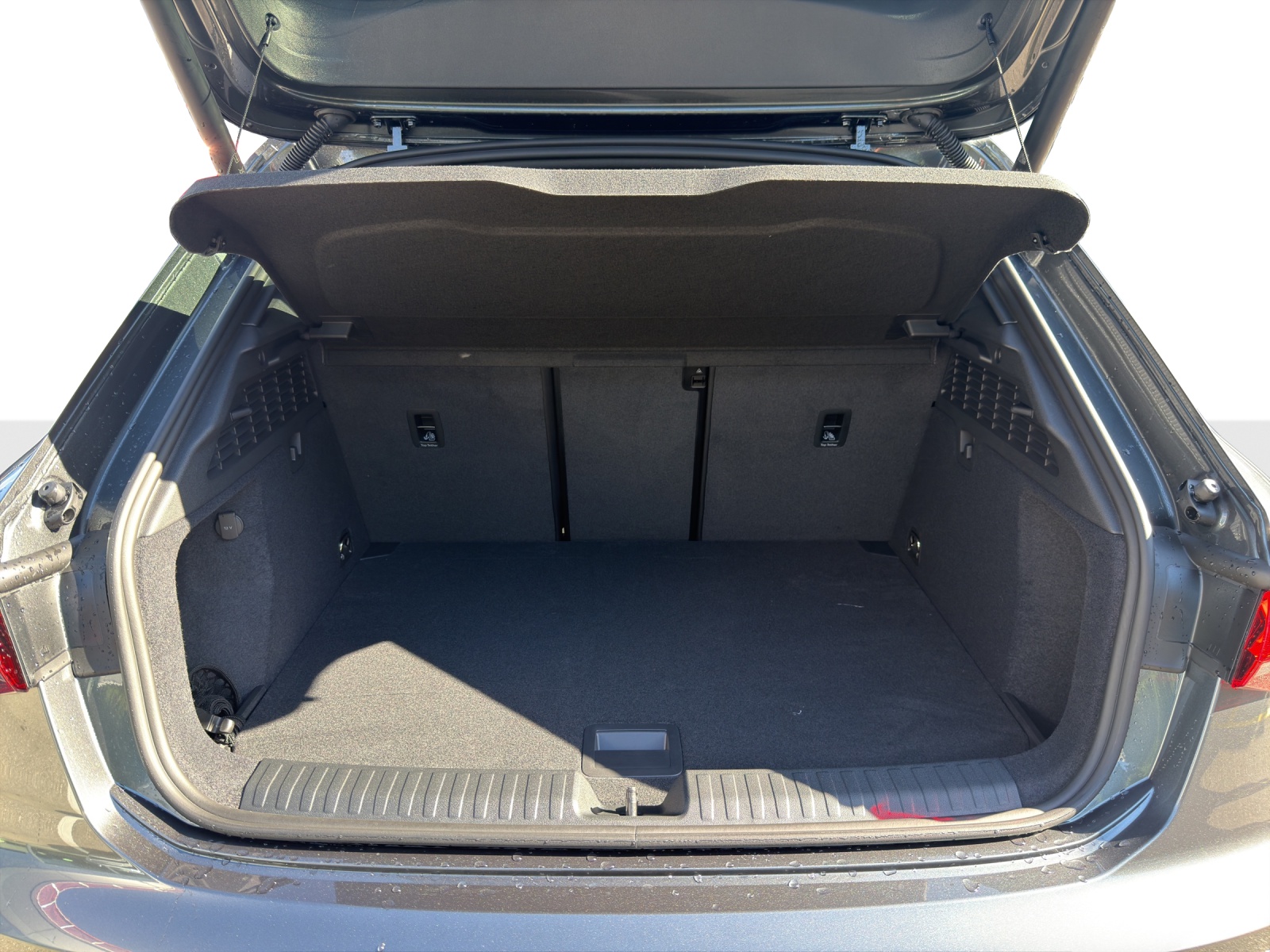 AUDI A3 Sportback TFSI 110 kW S line Attraction S tronic-image-12