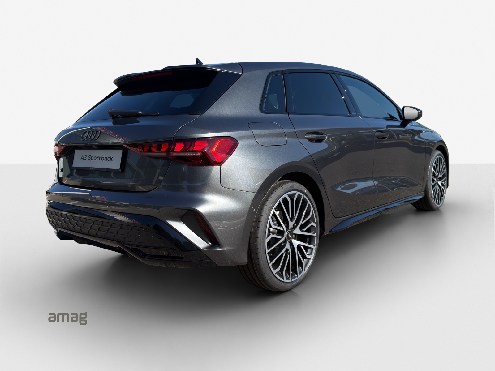 AUDI A3 Sportback TFSI 110 kW S line Attraction S tronic-image-4