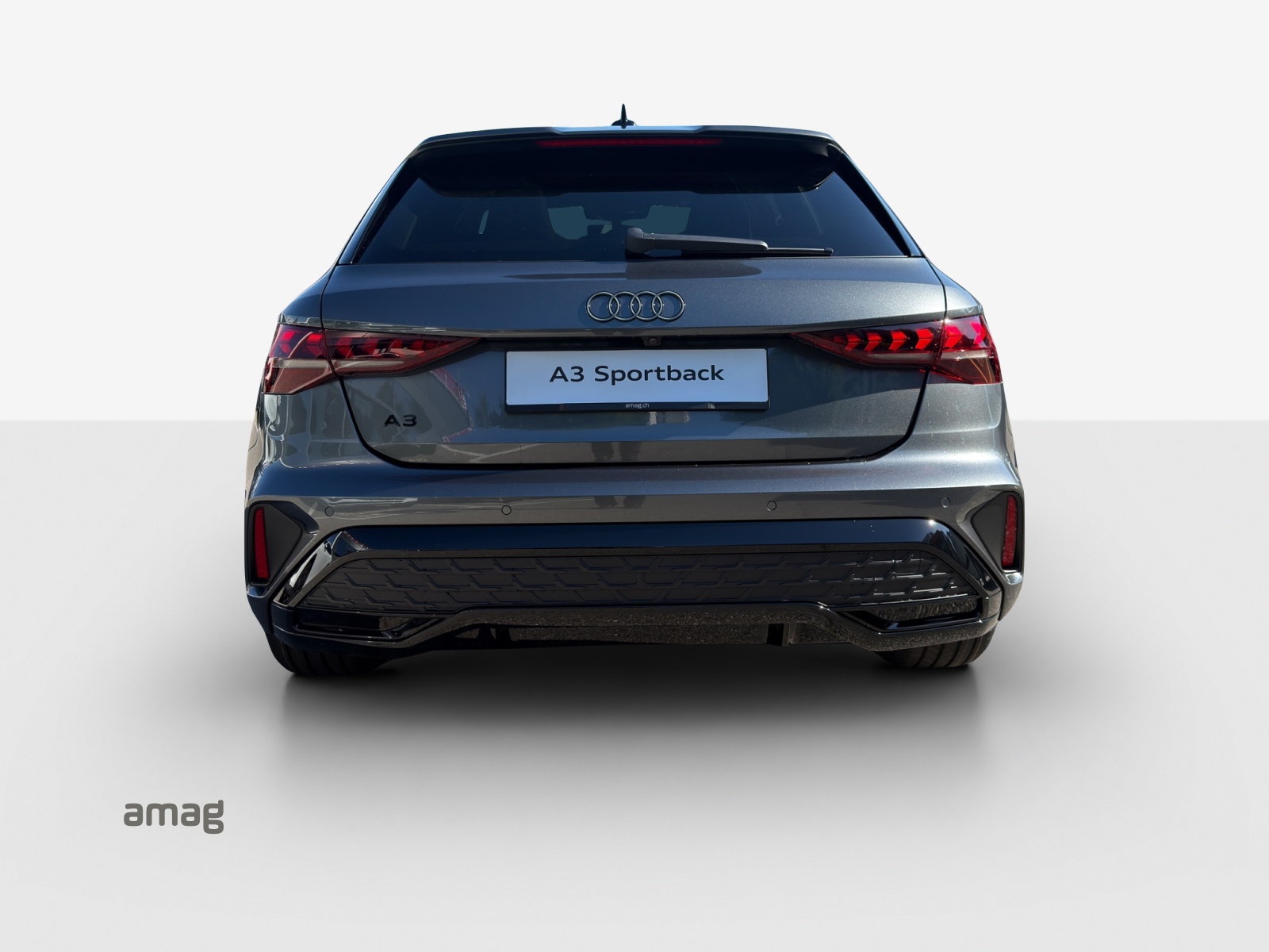AUDI A3 Sportback TFSI 110 kW S line Attraction S tronic-image-3