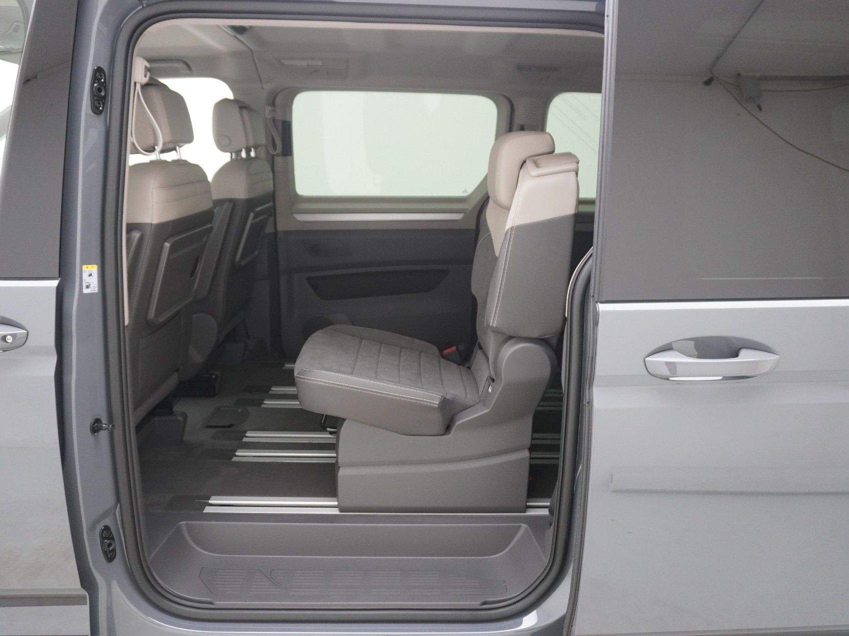 VW Multivan lang 1.5 TSI eHybrid Life Edition 4Motion DSG-image-14