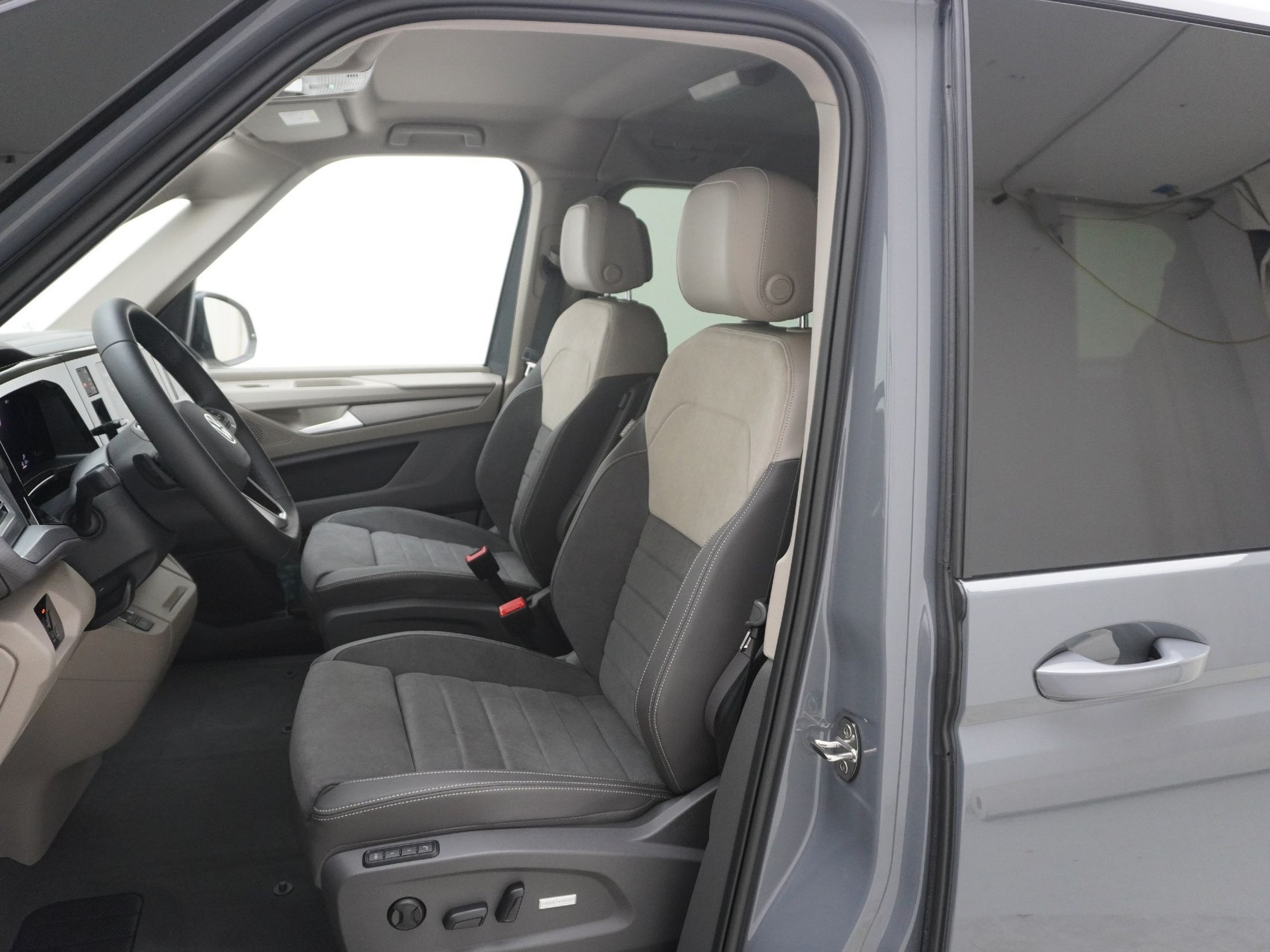 VW Multivan lang 1.5 TSI eHybrid Life Edition 4Motion DSG-image-12