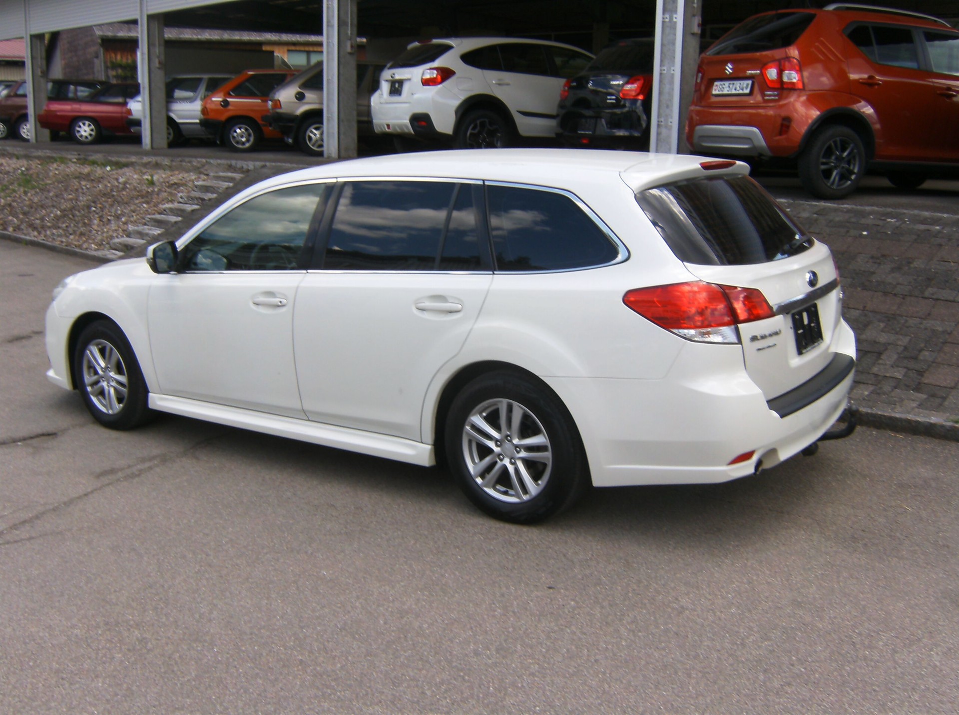 SUBARU Legacy 2.0i Swiss AWD Lineartronic-image-2