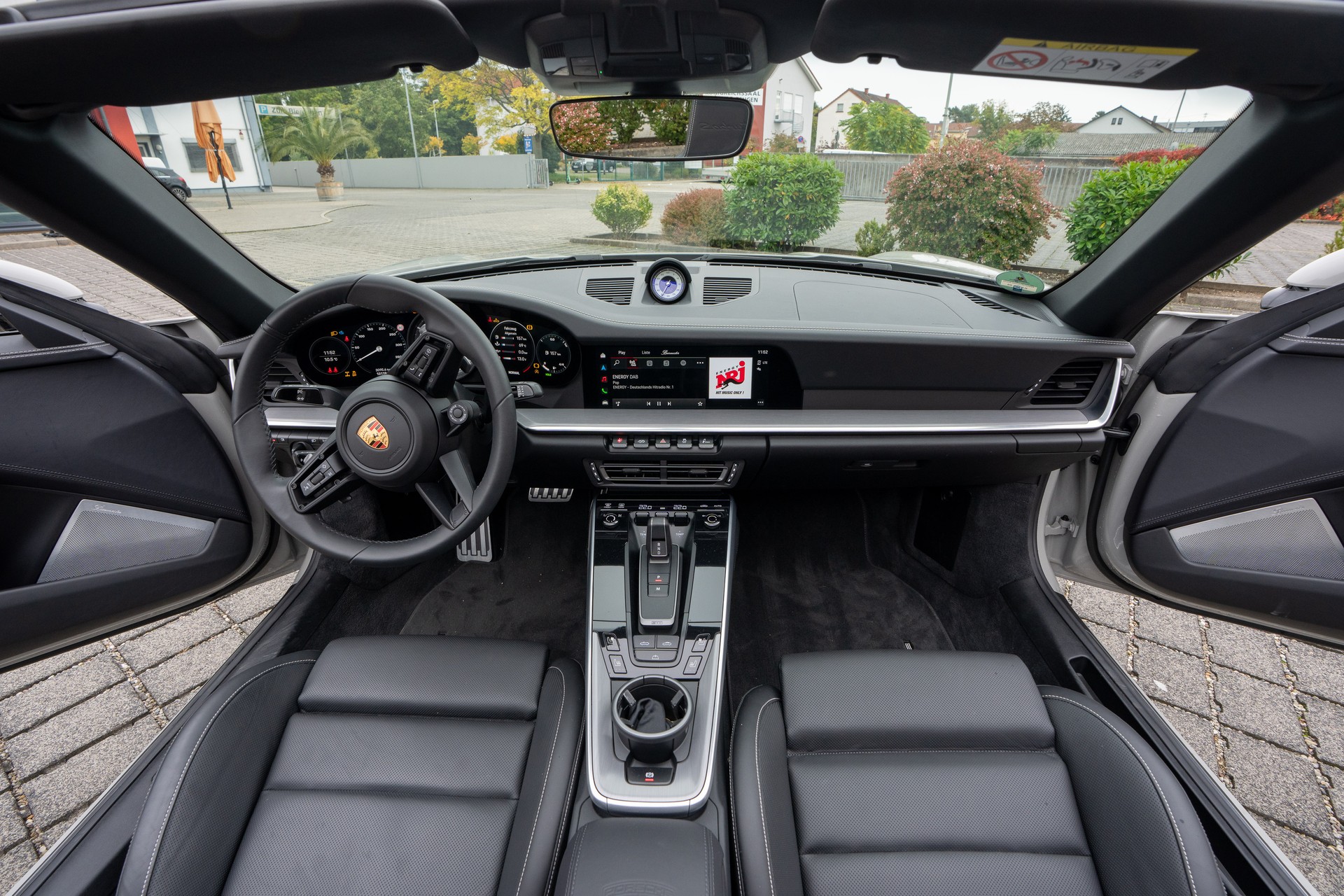 PORSCHE Turbo S Cabriolet PDK Kreide Sport Design PASM Sportfahrwerk-image-15
