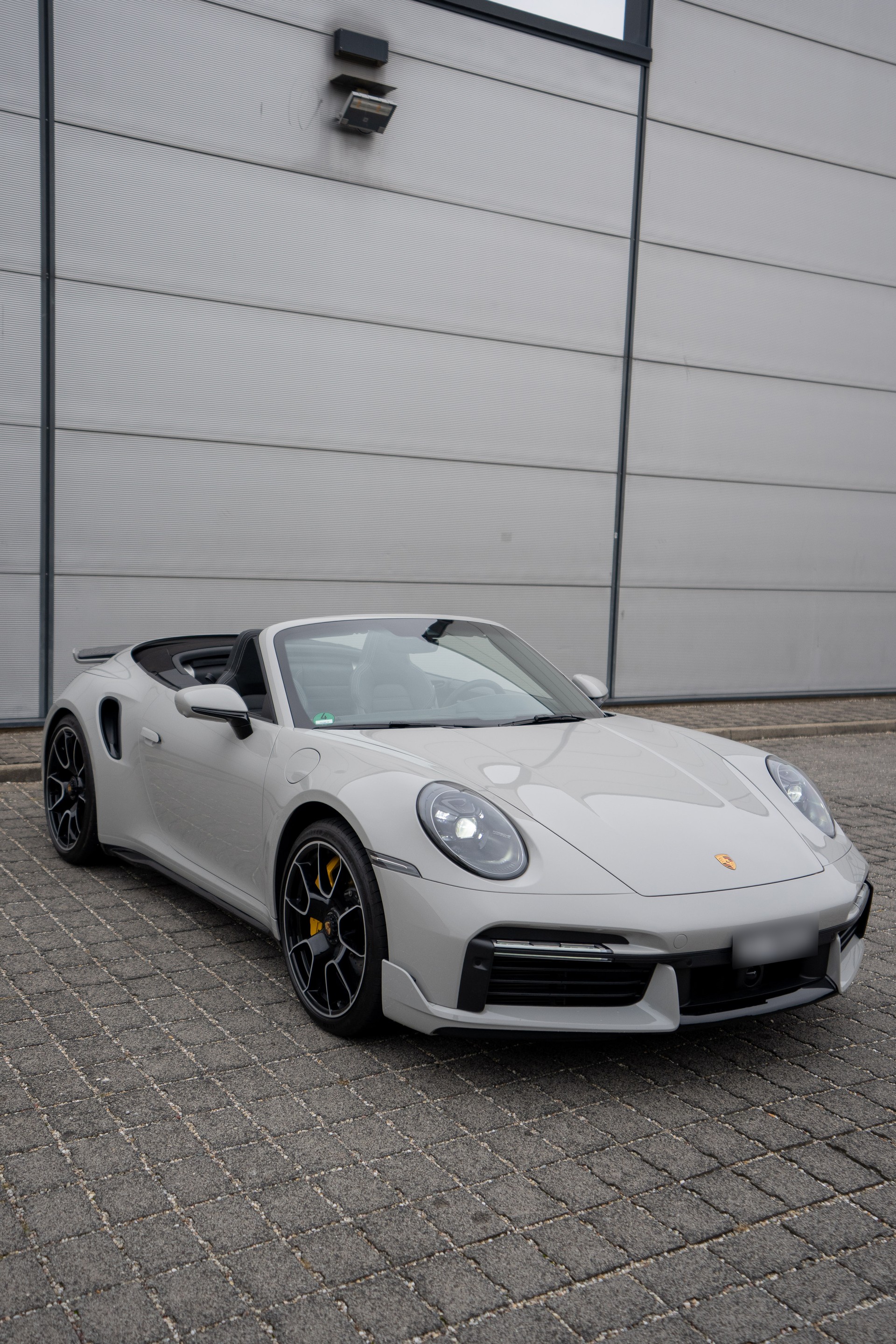 PORSCHE Turbo S Cabriolet PDK Kreide Sport Design PASM Sportfahrwerk-image-0