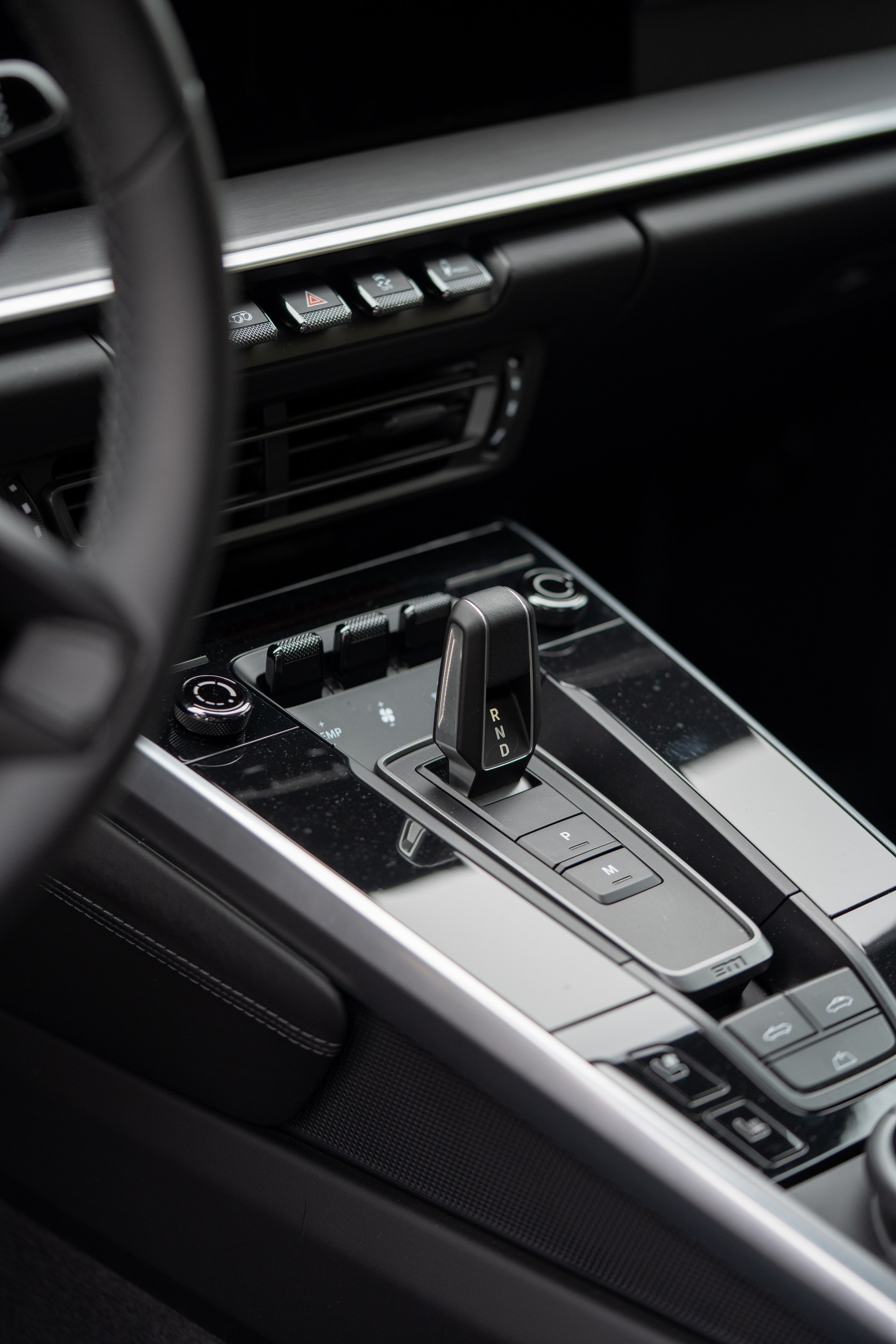 PORSCHE Turbo S Cabriolet PDK Kreide Sport Design PASM Sportfahrwerk-image-7