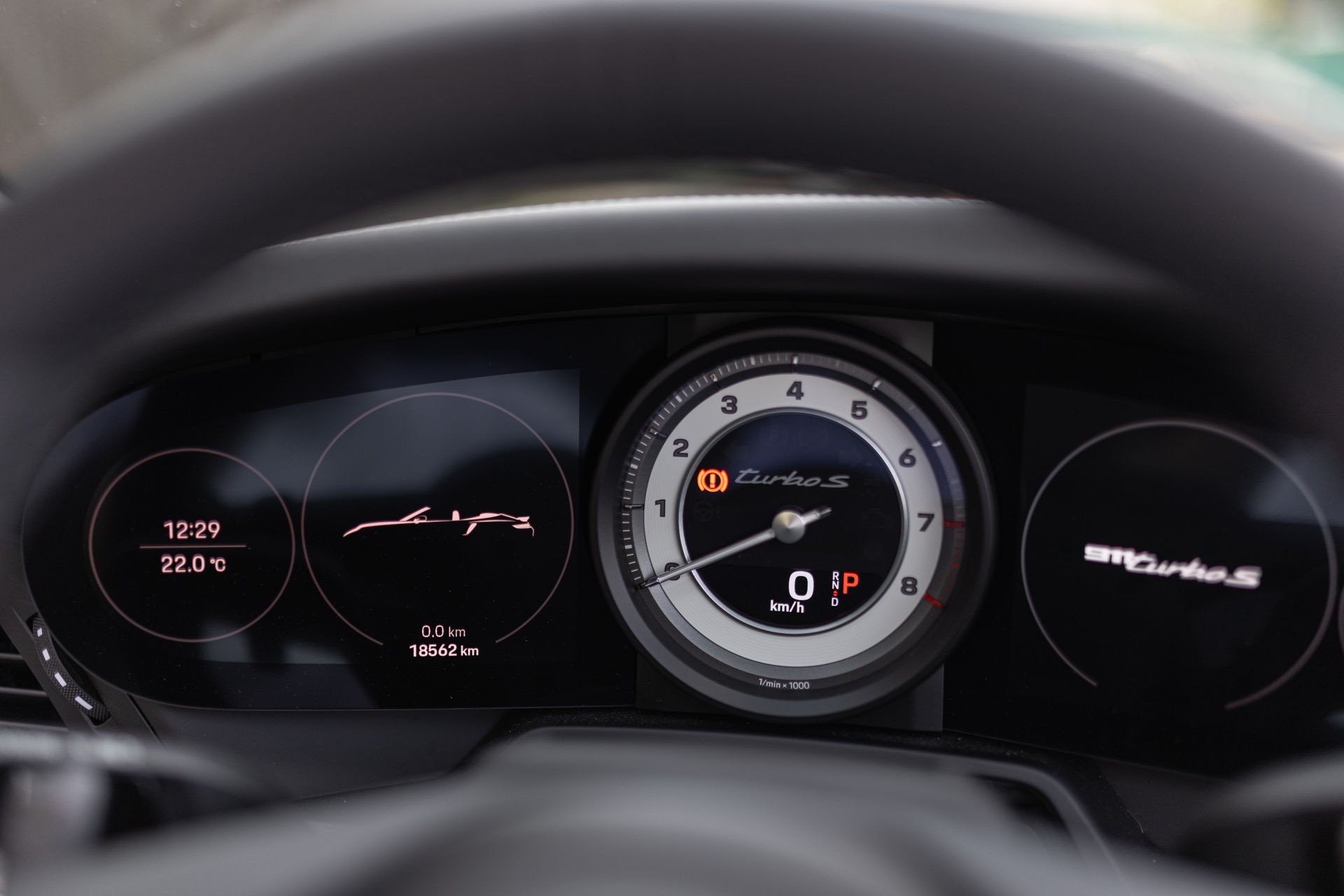 PORSCHE Turbo S Cabriolet PDK Kreide Sport Design PASM Sportfahrwerk-image-16