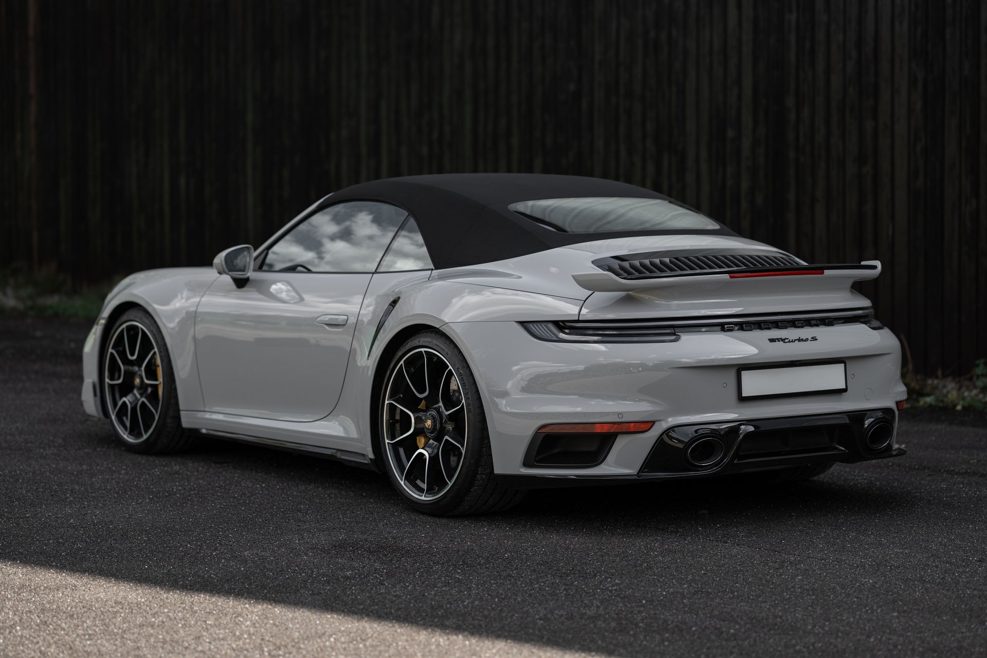 PORSCHE Turbo S Cabriolet PDK Kreide Sport Design PASM Sportfahrwerk-image-1