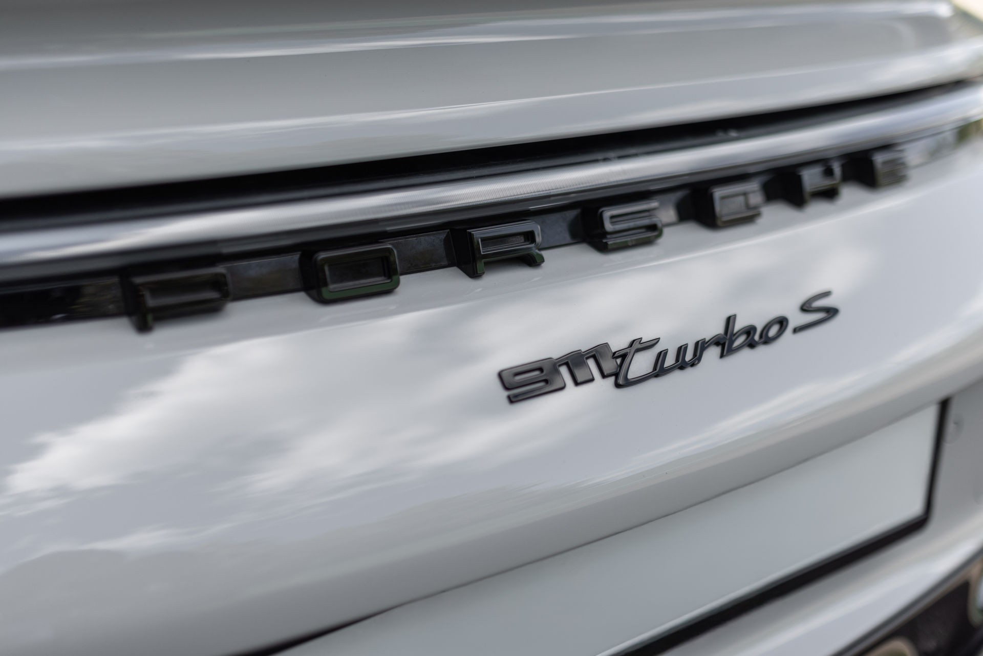 PORSCHE Turbo S Cabriolet PDK Kreide Sport Design PASM Sportfahrwerk-image-13