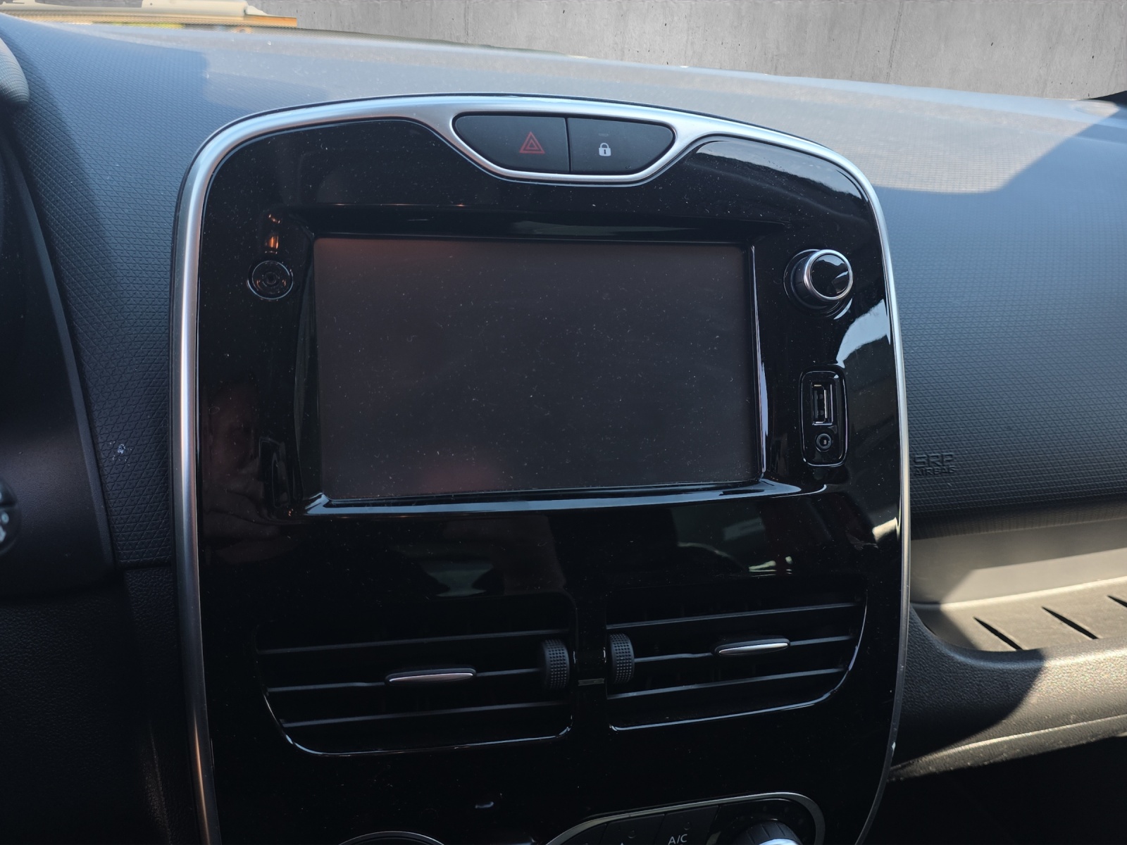 RENAULT Clio 1.6 T RS 200 EDC-image-9