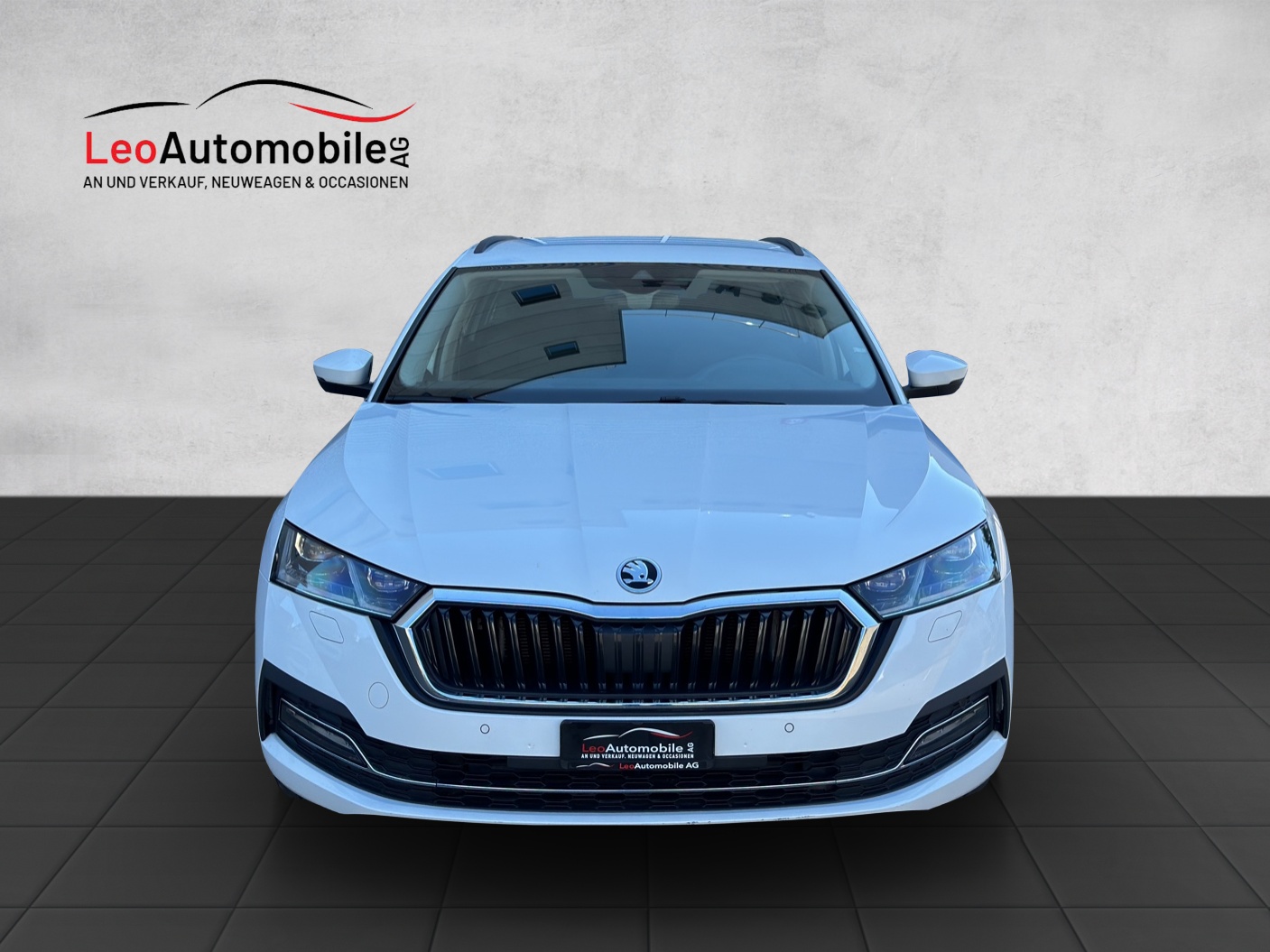SKODA Octavia Combi 2.0 TDI DSG Style-image-7