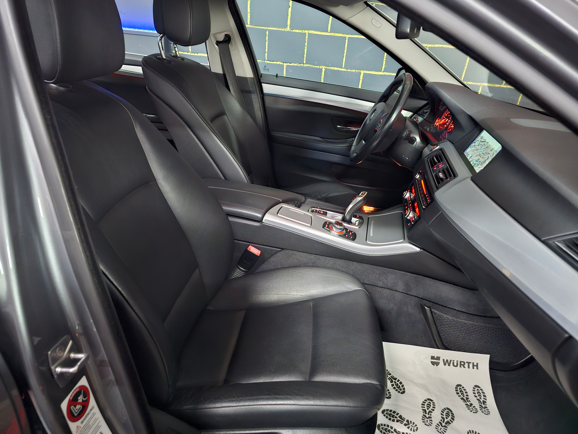 BMW 523i Steptronic-image-9