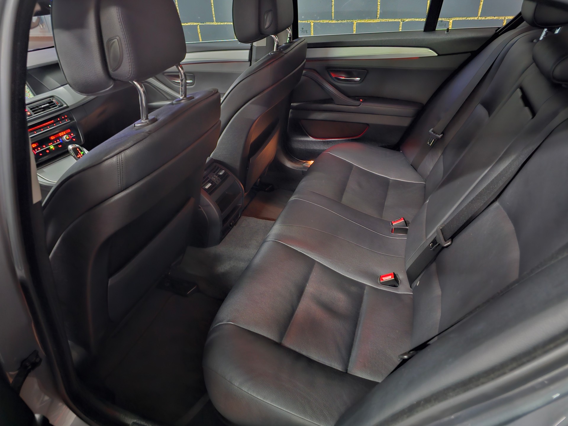 BMW 523i Steptronic-image-12