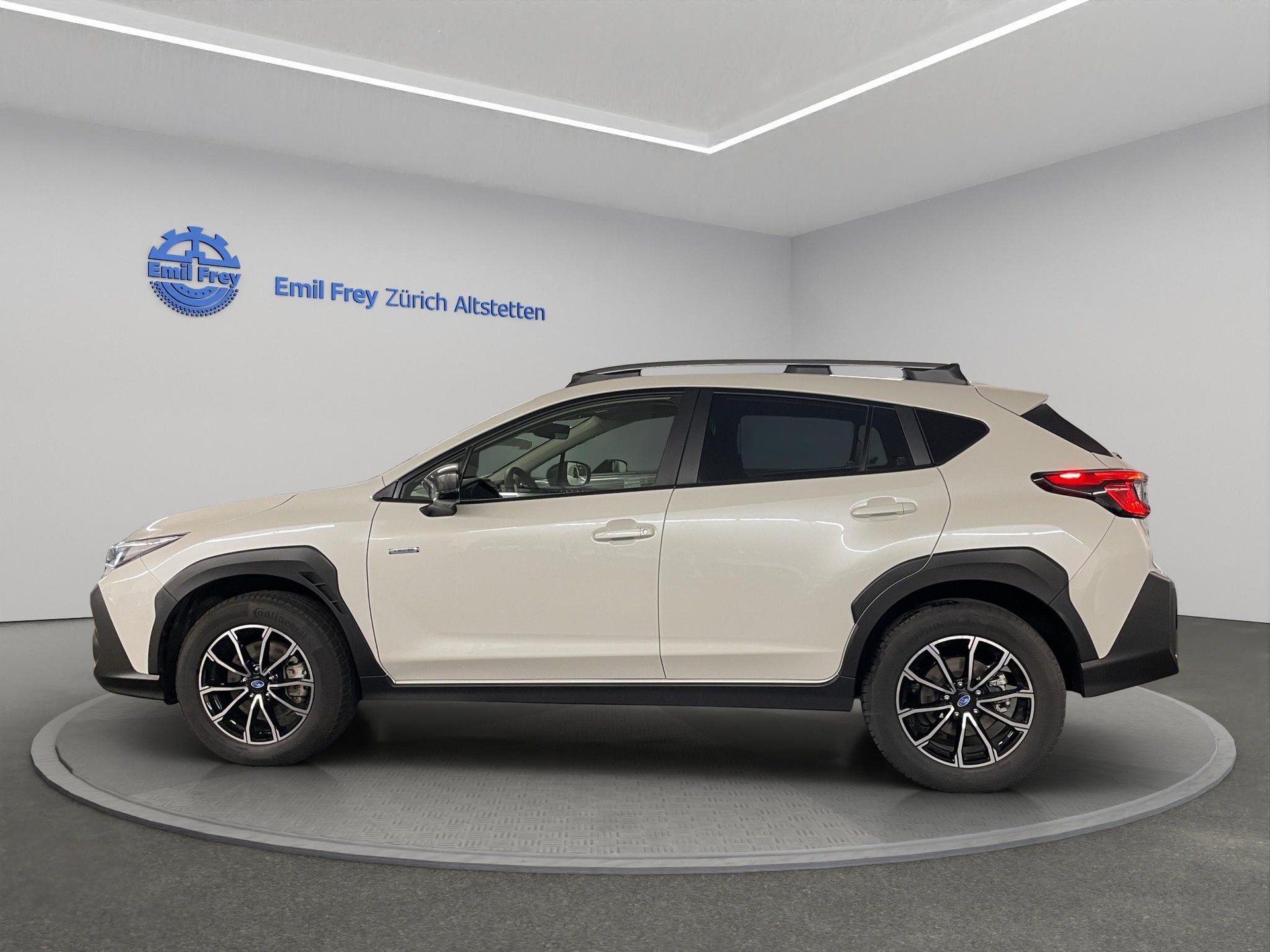 SUBARU Crosstrek 2.0i e-Boxer Swiss Plus-image-3