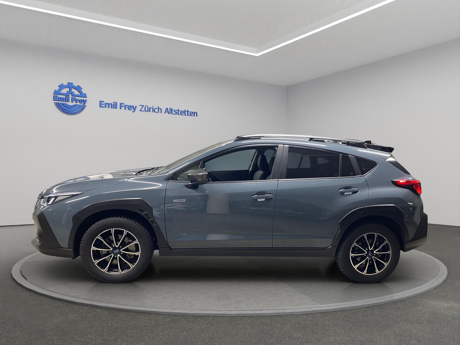 SUBARU Crosstrek 2.0i e-Boxer Swiss Plus-image-3
