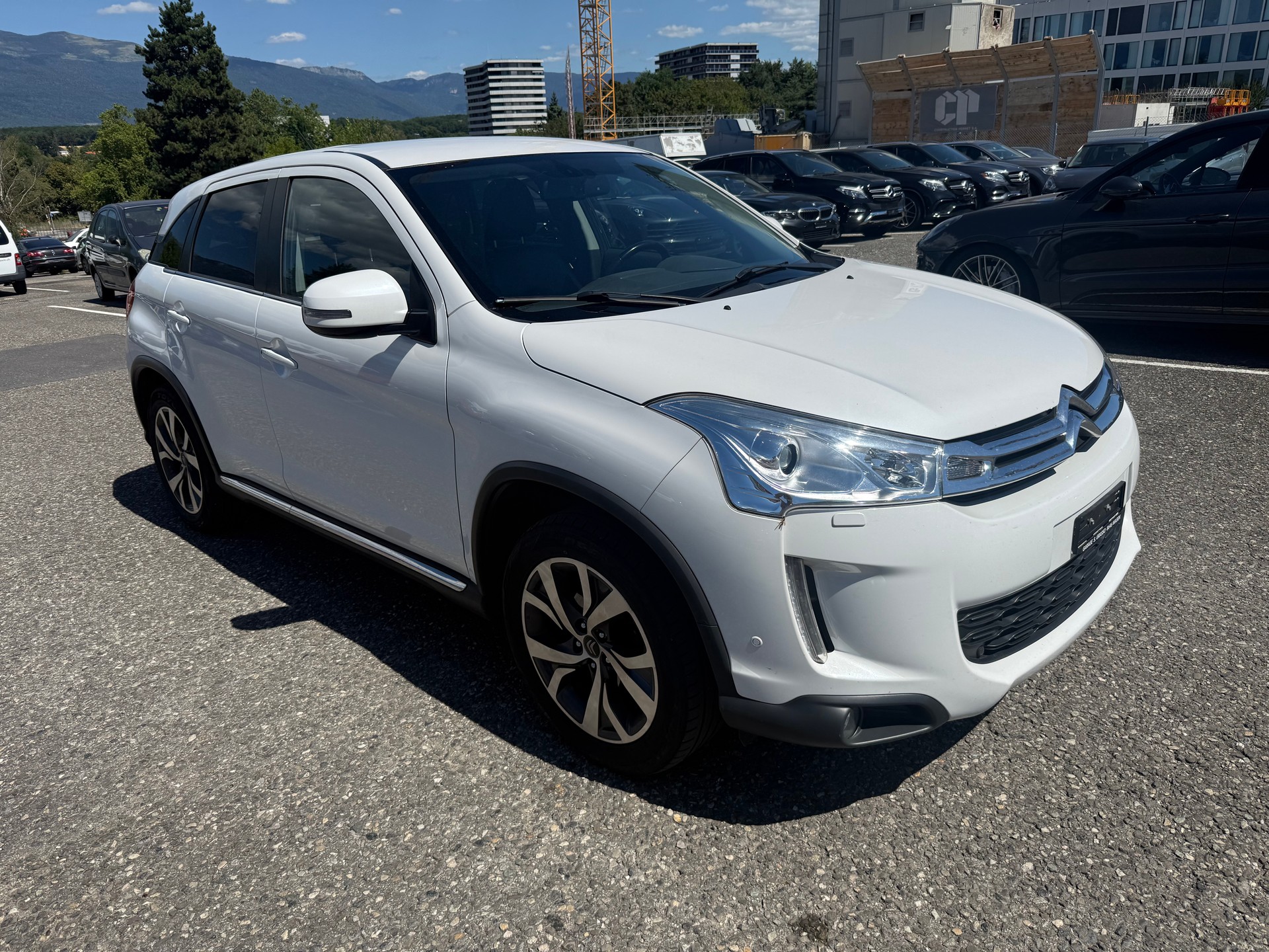 CITROEN C4 Aircross 1.6 HDi Attraction 4WD-image-1