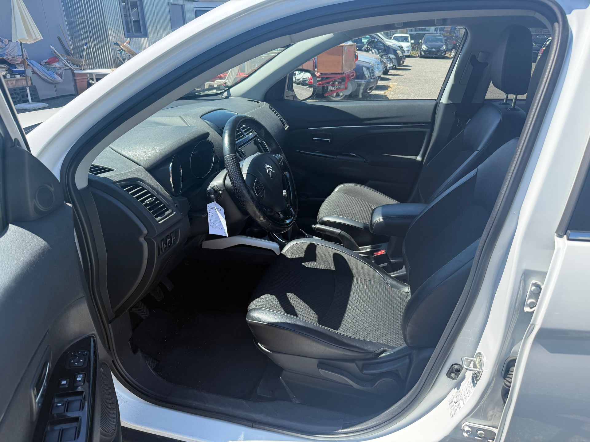 CITROEN C4 Aircross 1.6 HDi Attraction 4WD-image-6