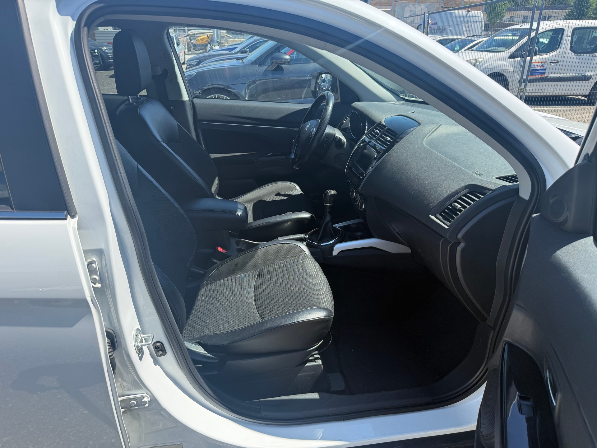 CITROEN C4 Aircross 1.6 HDi Attraction 4WD-image-7