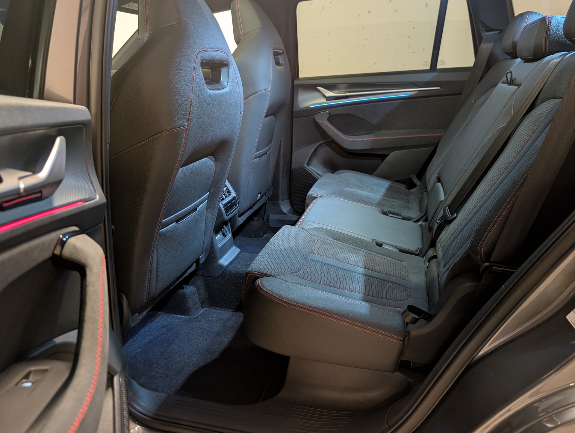 SKODA Kodiaq RS 2.0 TSI 4x4 *7-SITZER*-image-11