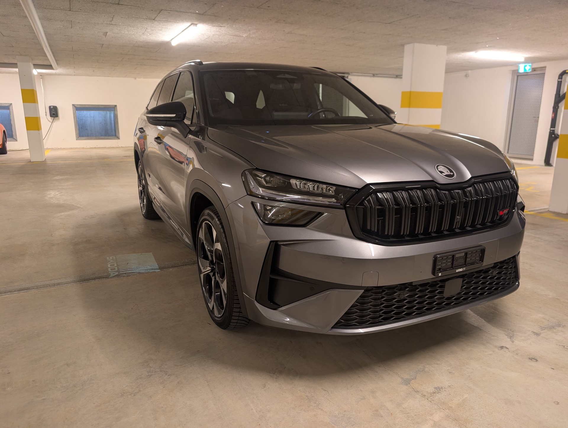 SKODA Kodiaq RS 2.0 TSI 4x4 *7-SITZER*-image-4
