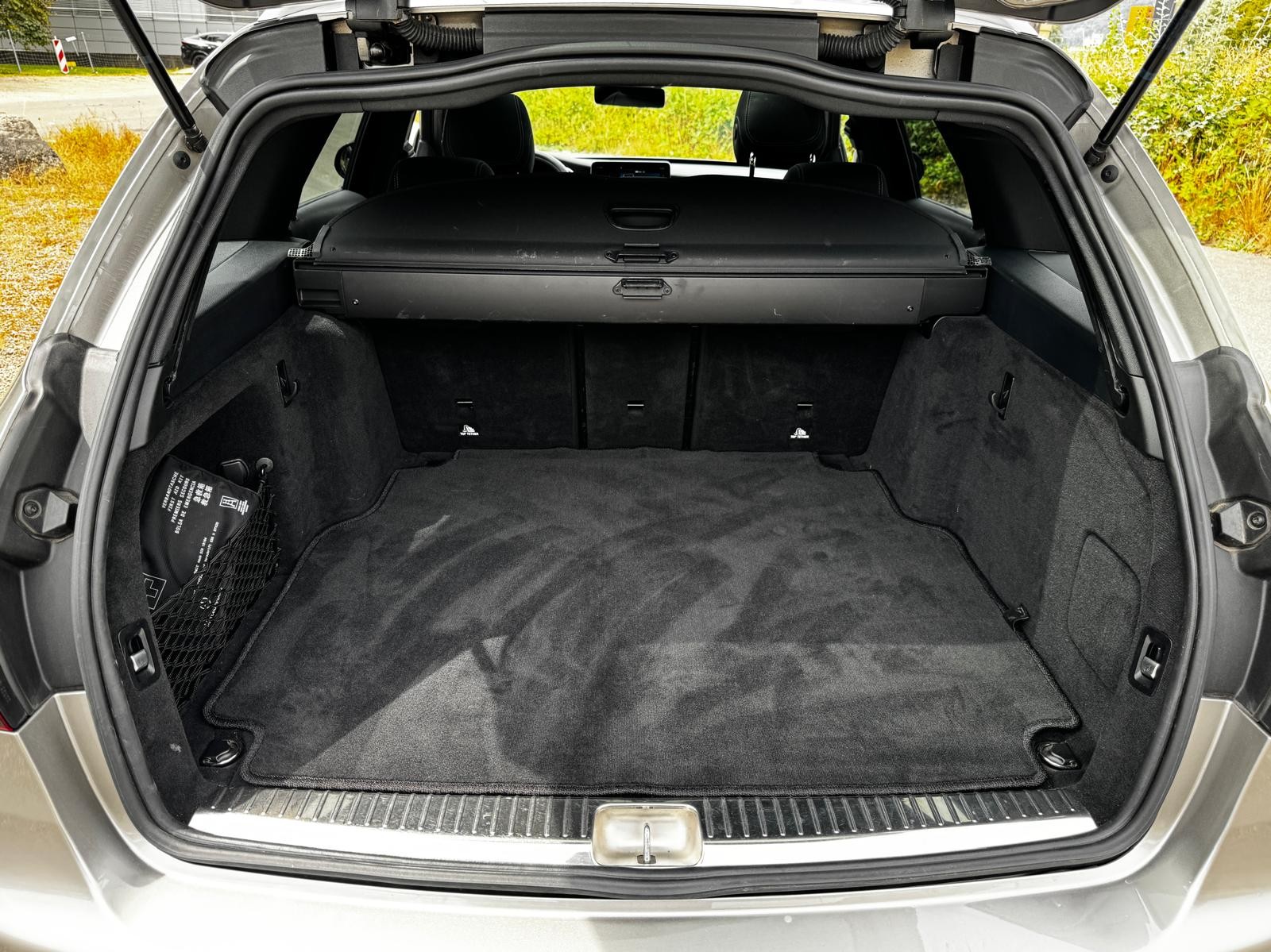 MERCEDES-BENZ C 220 d AMG Line 4matic-image-12