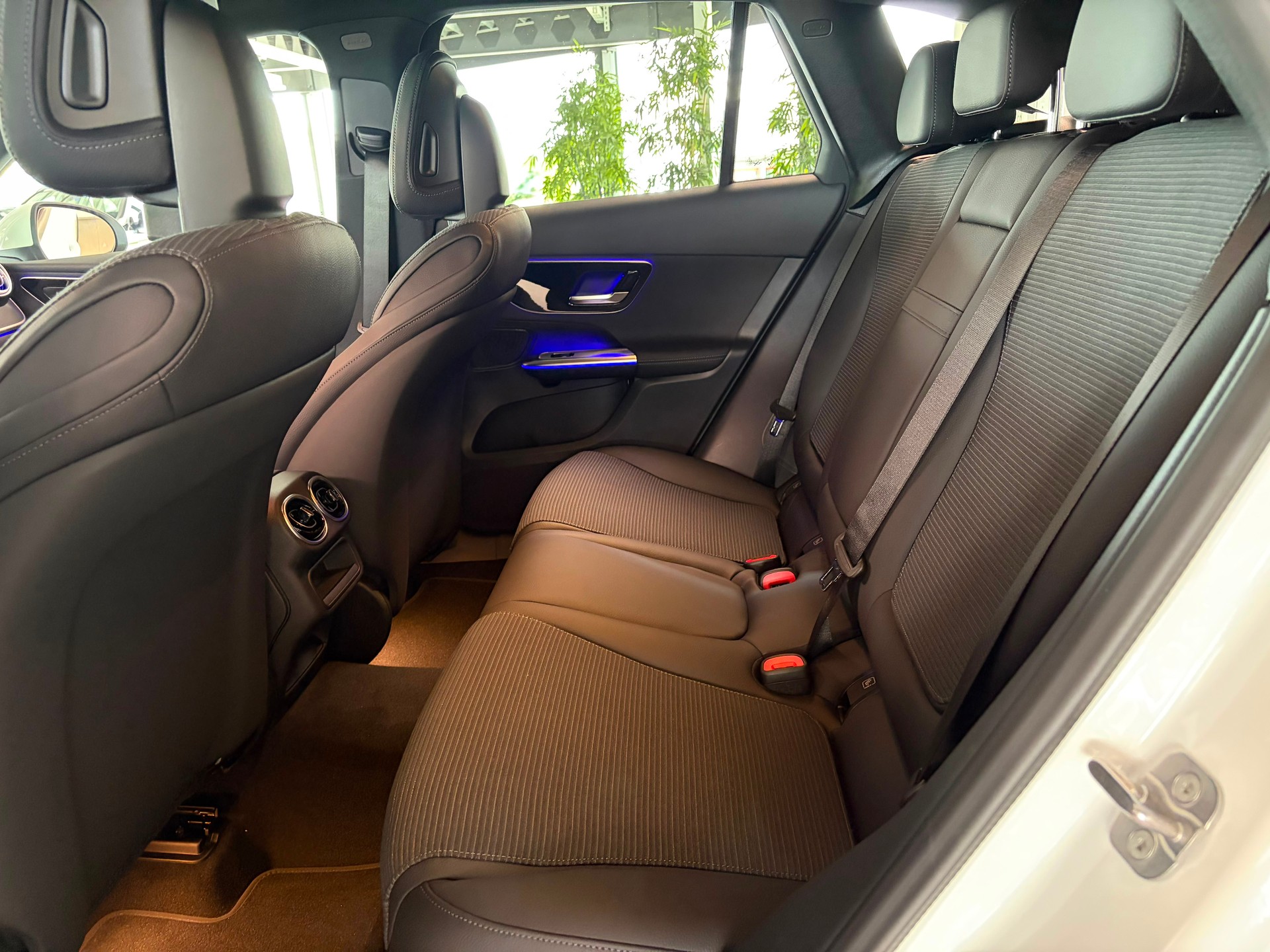 MERCEDES-BENZ GLC 300 e 4Matic 9G-Tronic-image-9