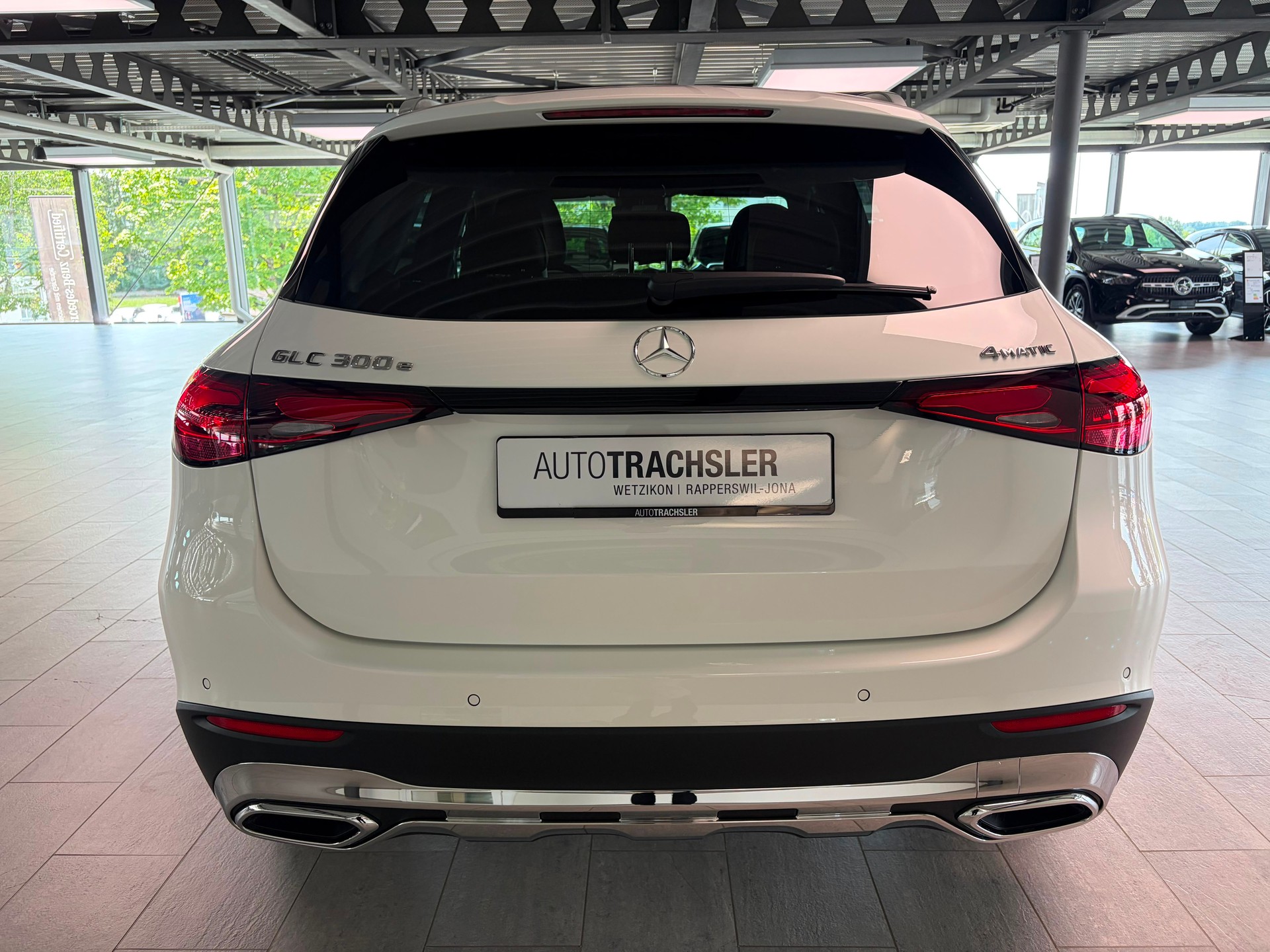 MERCEDES-BENZ GLC 300 e 4Matic 9G-Tronic-image-4