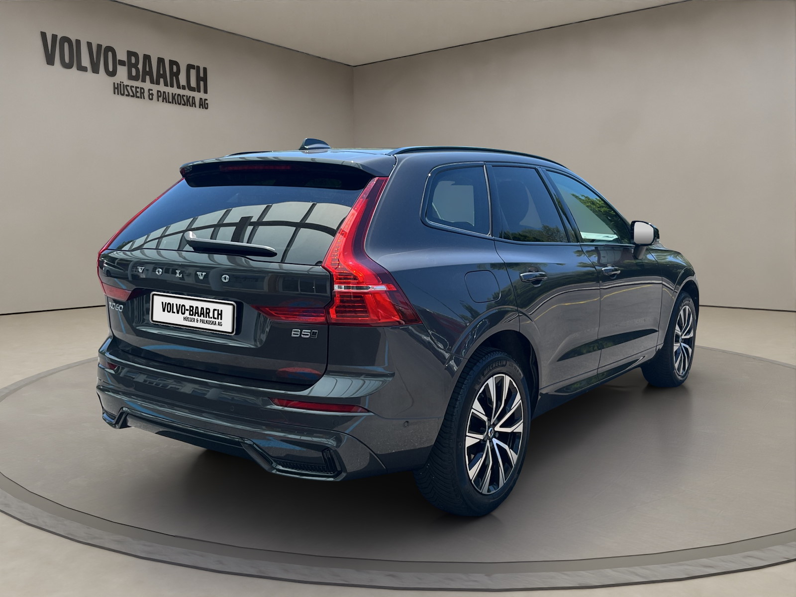 VOLVO XC60 2.0 B5 MH Plus Dark AWD-image-4