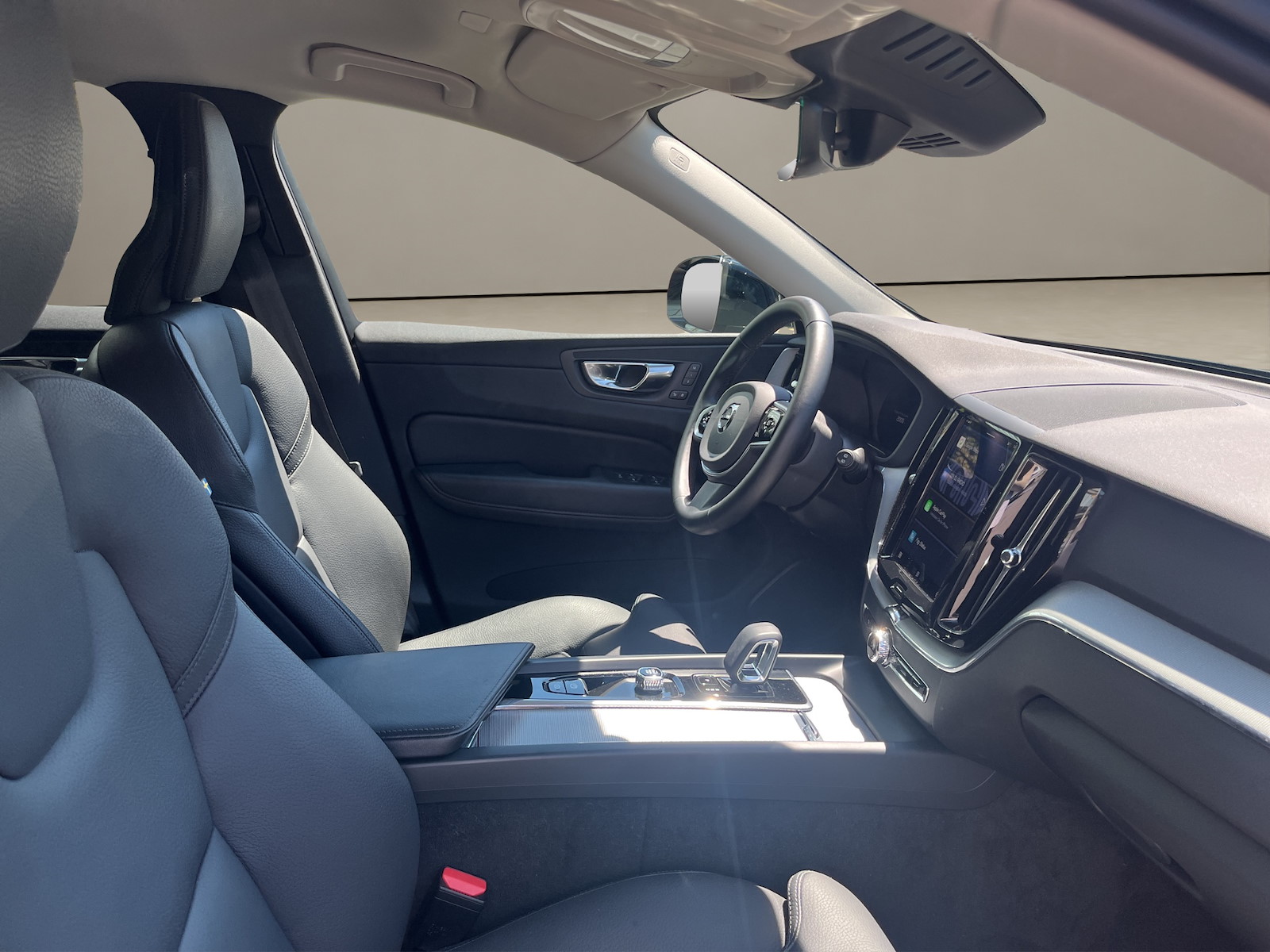 VOLVO XC60 2.0 B5 MH Plus Dark AWD-image-10