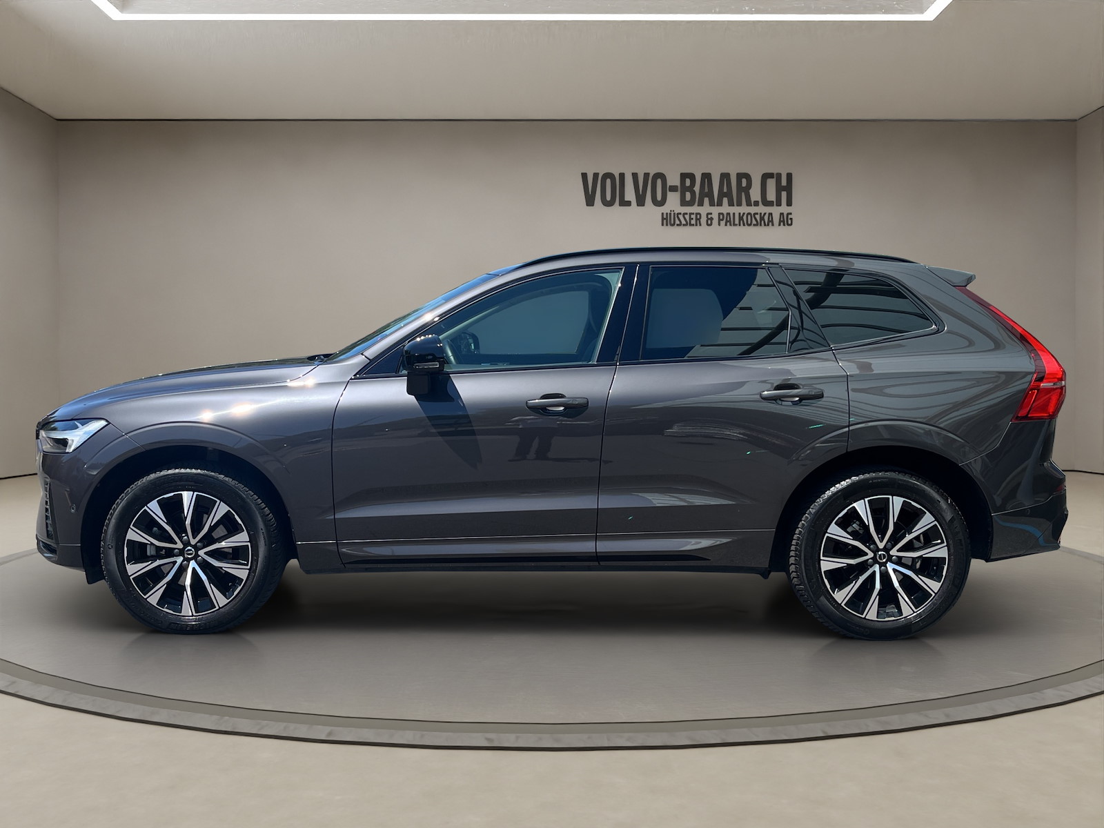 VOLVO XC60 2.0 B5 MH Plus Dark AWD-image-1