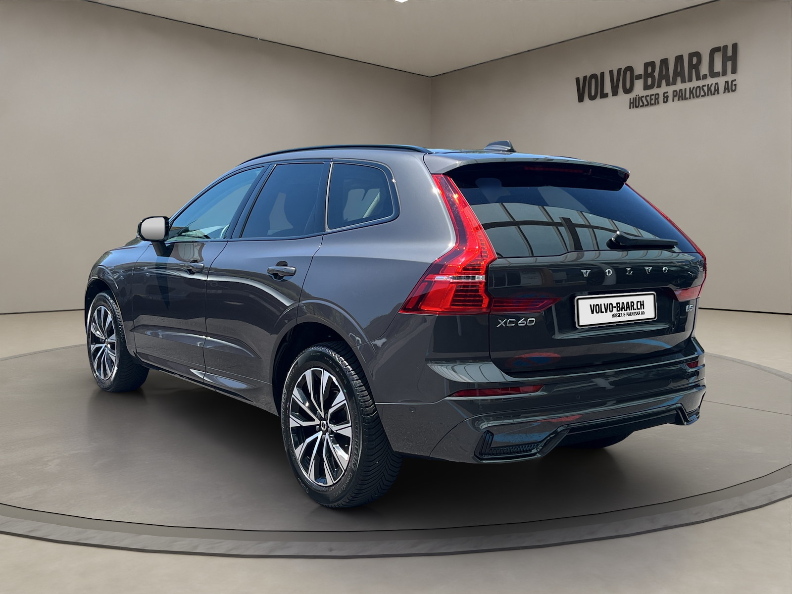 VOLVO XC60 2.0 B5 MH Plus Dark AWD-image-2