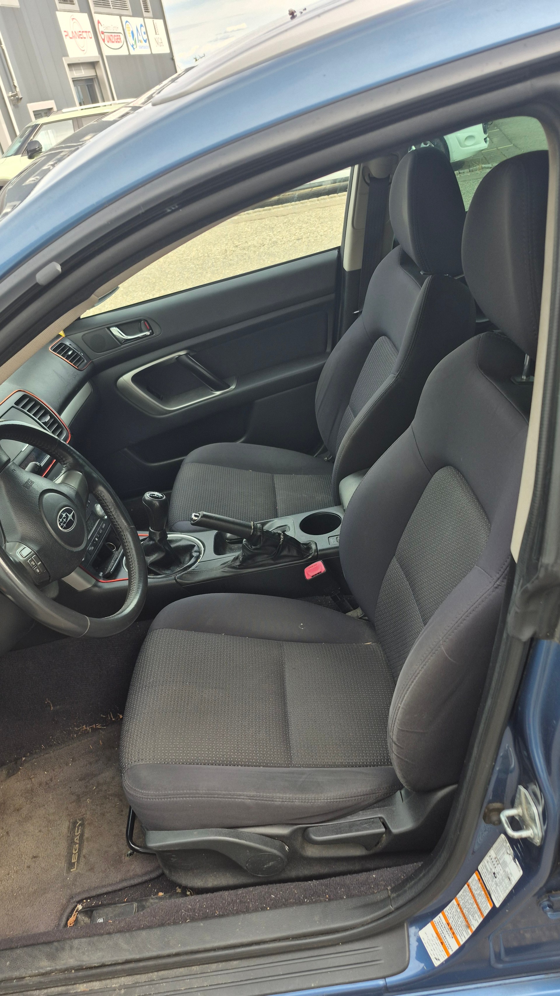 SUBARU Legacy 2.0R AWD Swiss-image-8