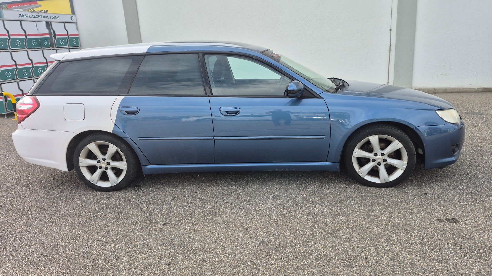 SUBARU Legacy 2.0R AWD Swiss-image-3