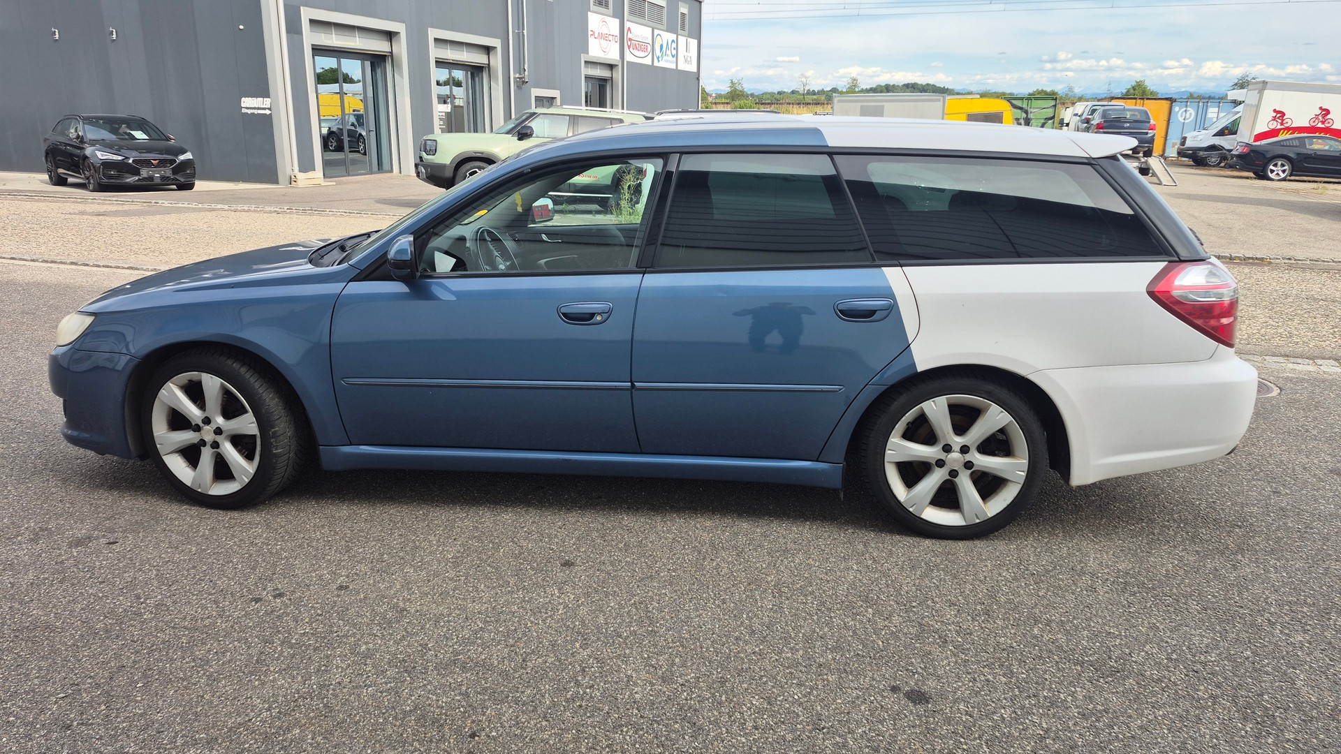 SUBARU Legacy 2.0R AWD Swiss-image-7