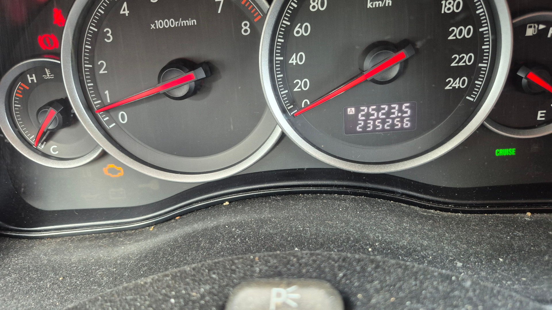 SUBARU Legacy 2.0R AWD Swiss-image-10