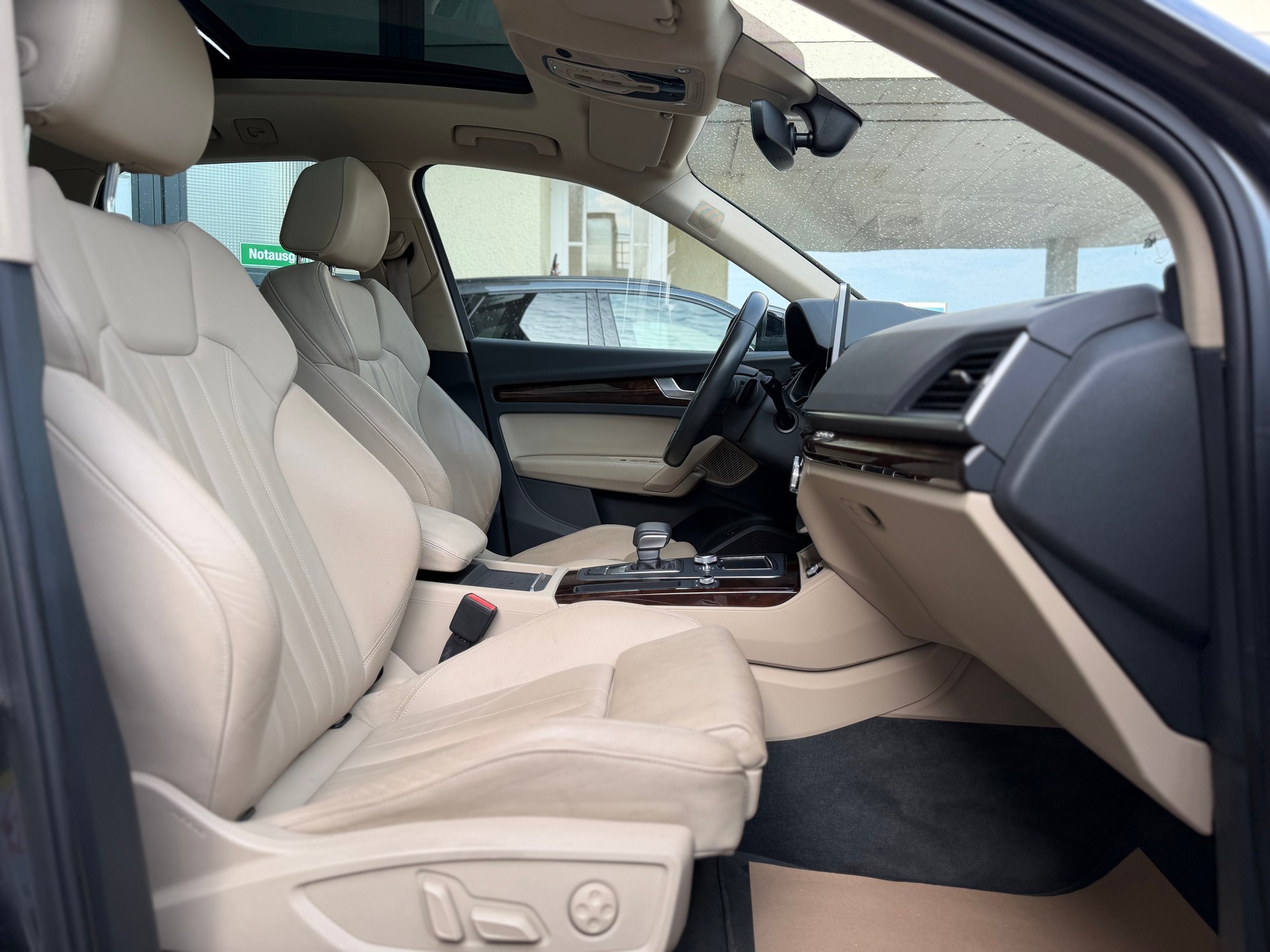 AUDI Q5 55 TFSI e sport quattro-image-21