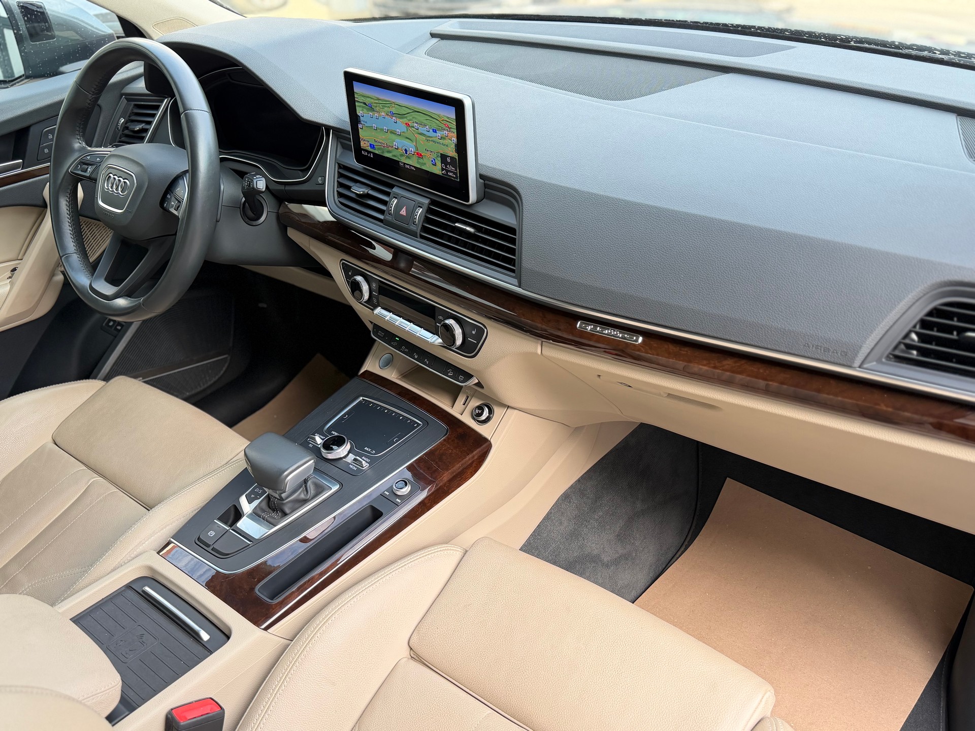 AUDI Q5 55 TFSI e sport quattro-image-12