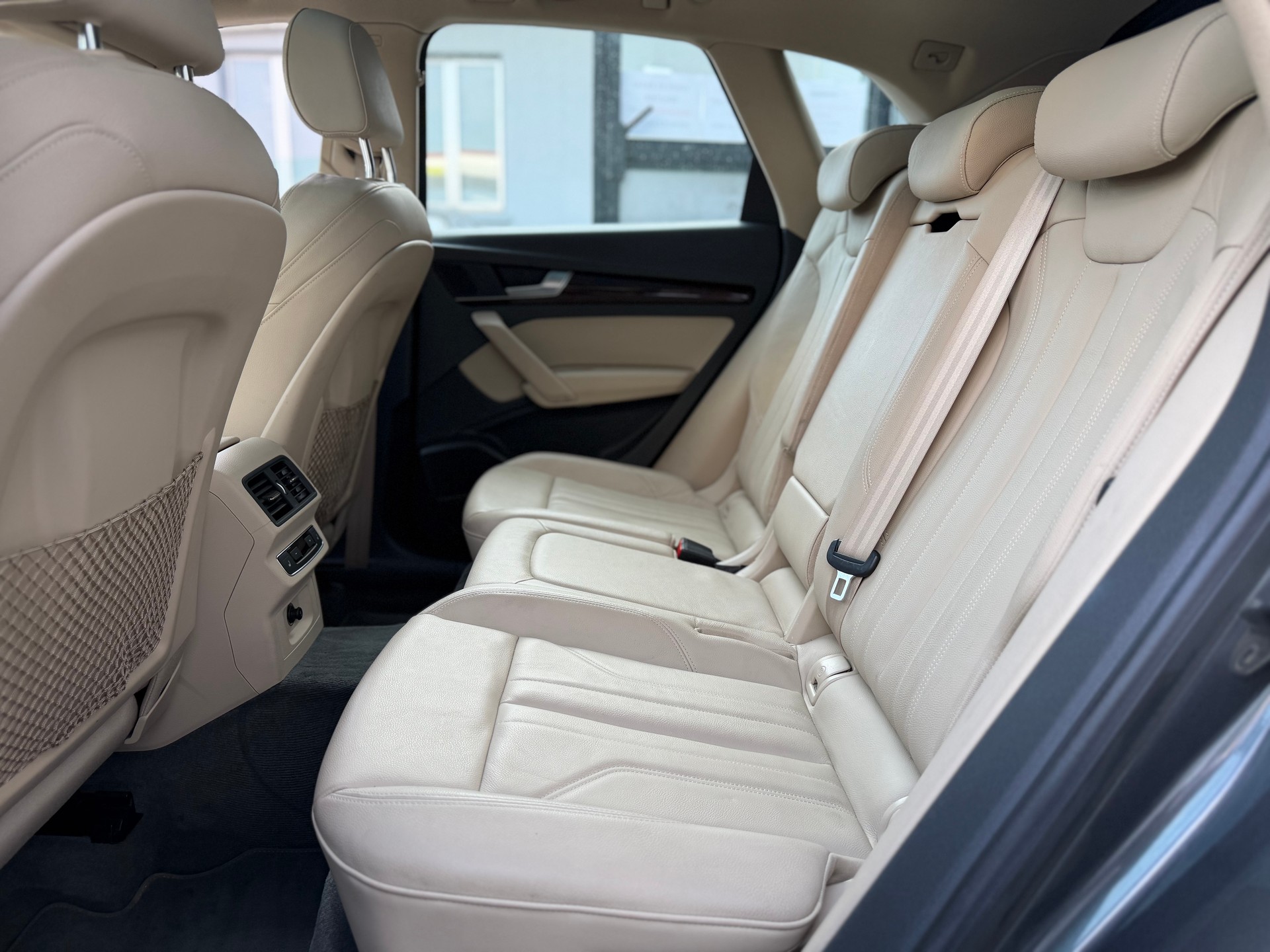 AUDI Q5 55 TFSI e sport quattro-image-9