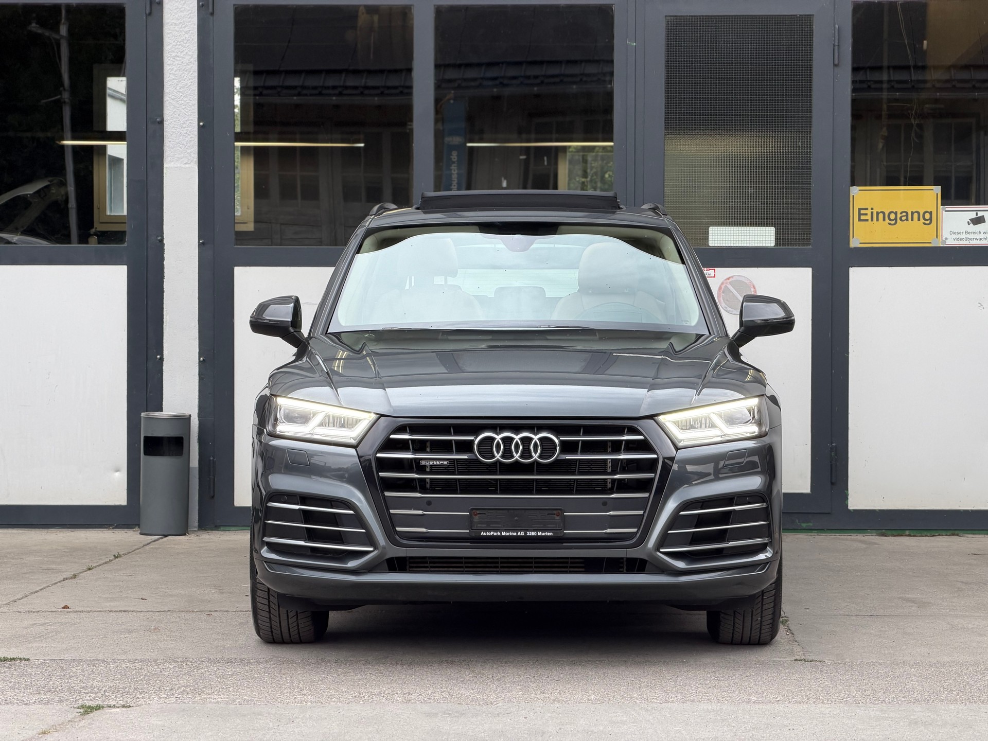 AUDI Q5 55 TFSI e sport quattro-showroom-element-2