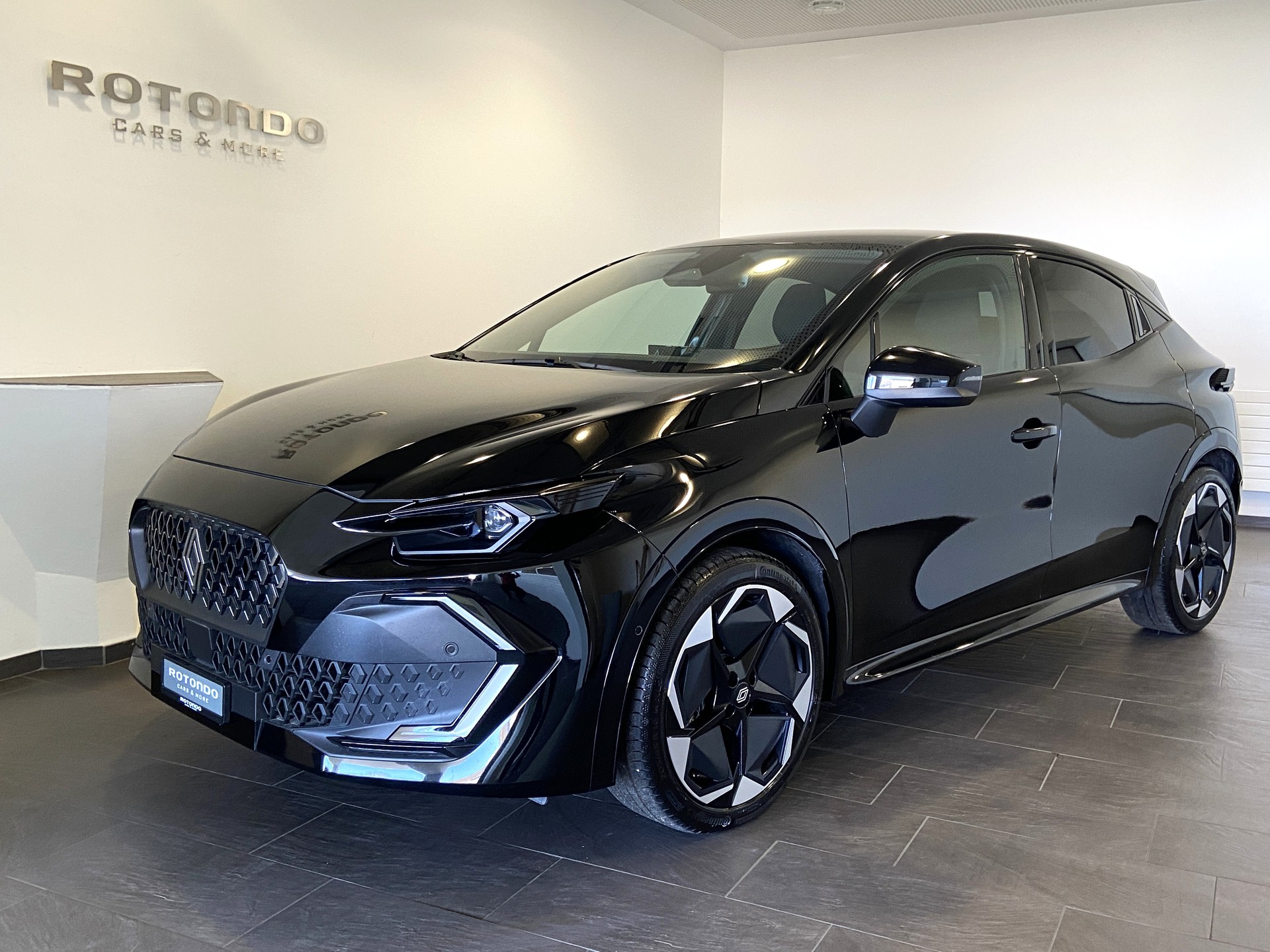 RENAULT Clio 1.8 E-Tech Techno-image-0